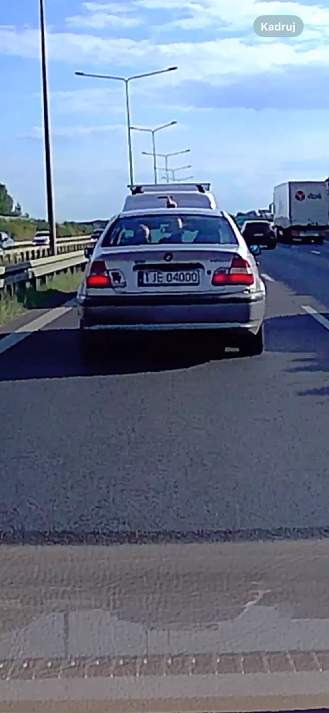 Pozdrawiam tatę 1 oraz tatę 2 tego miłego pana