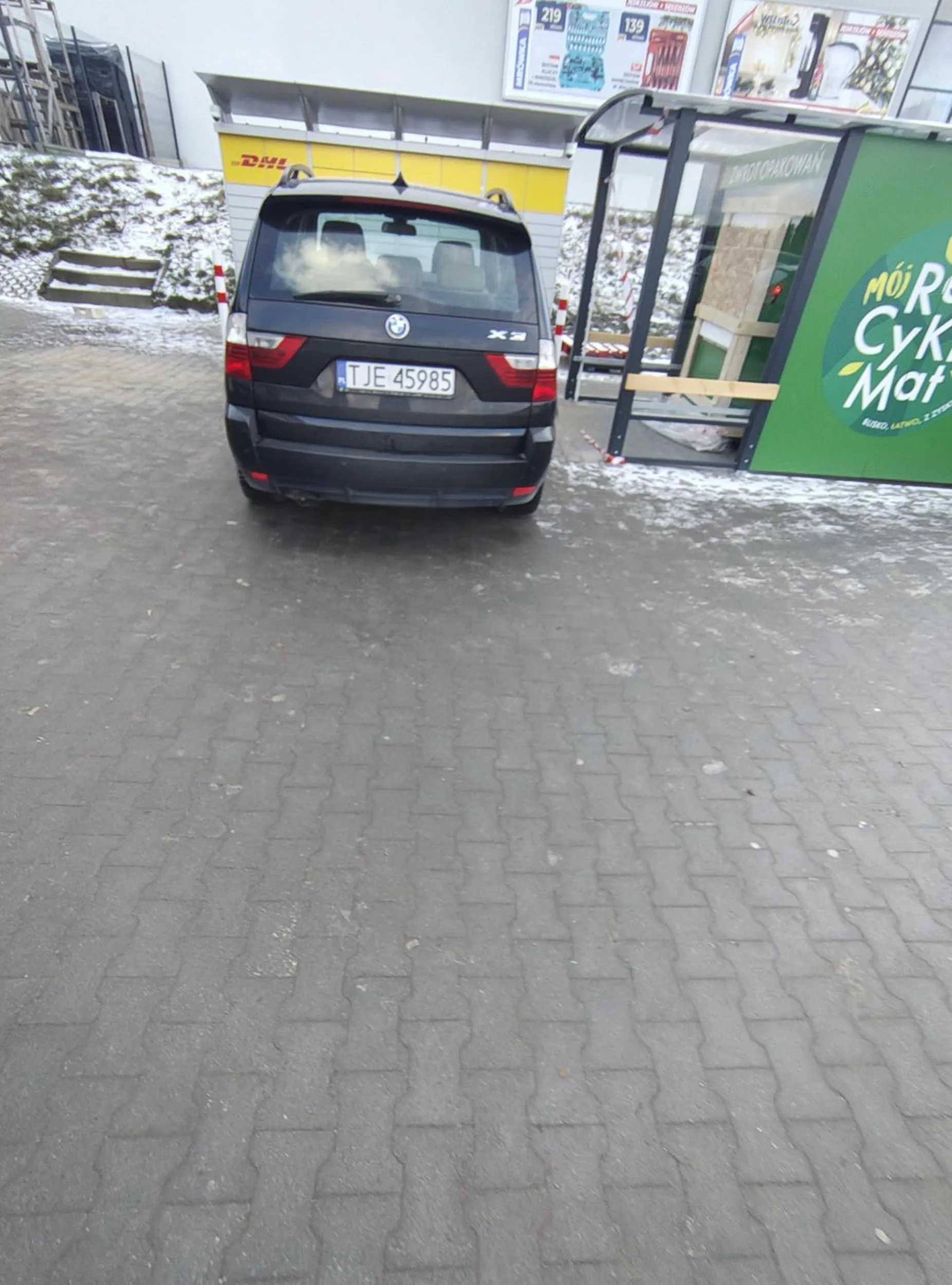 Do sklepu wjedź jeszcze tym samochodem