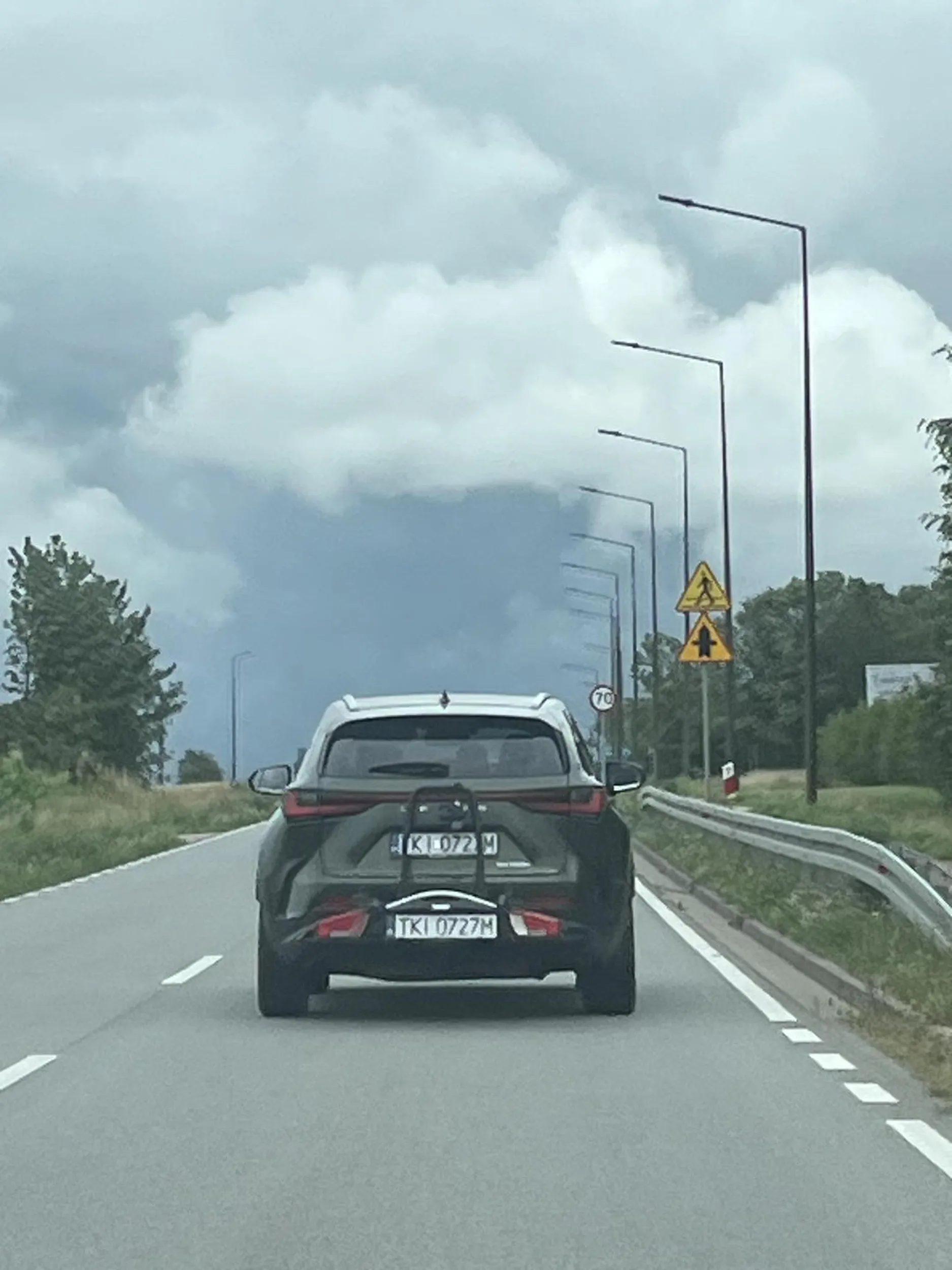 Jeździ jak ciamajda. Na 90 jedzie 60/70 a na 70 50