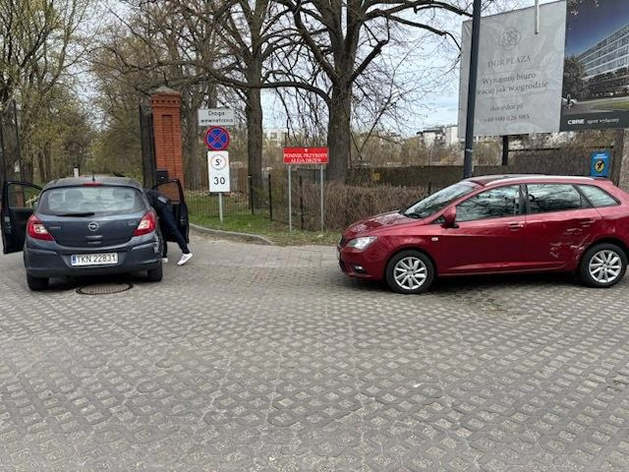 Proszę o polubowne przyznanie się do wina . Jest możliwosc się dogadania. Proszę zostawić numer na ochronie