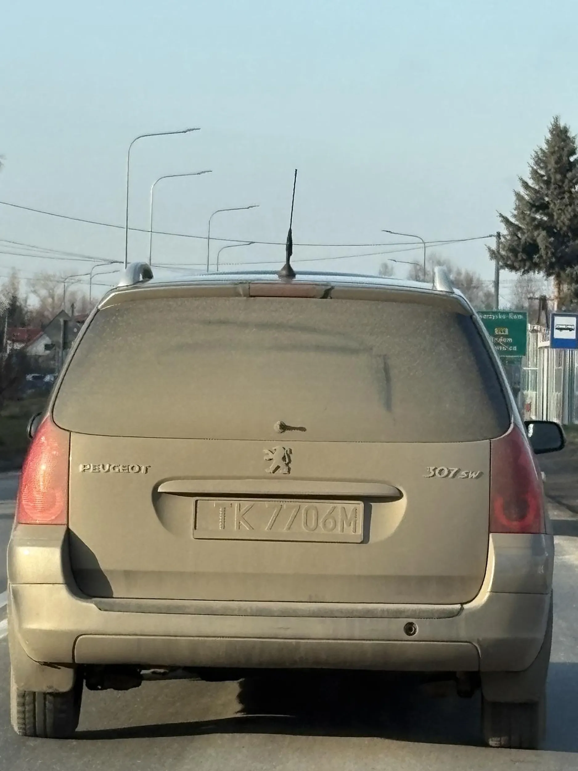 Umyj auto brudasku