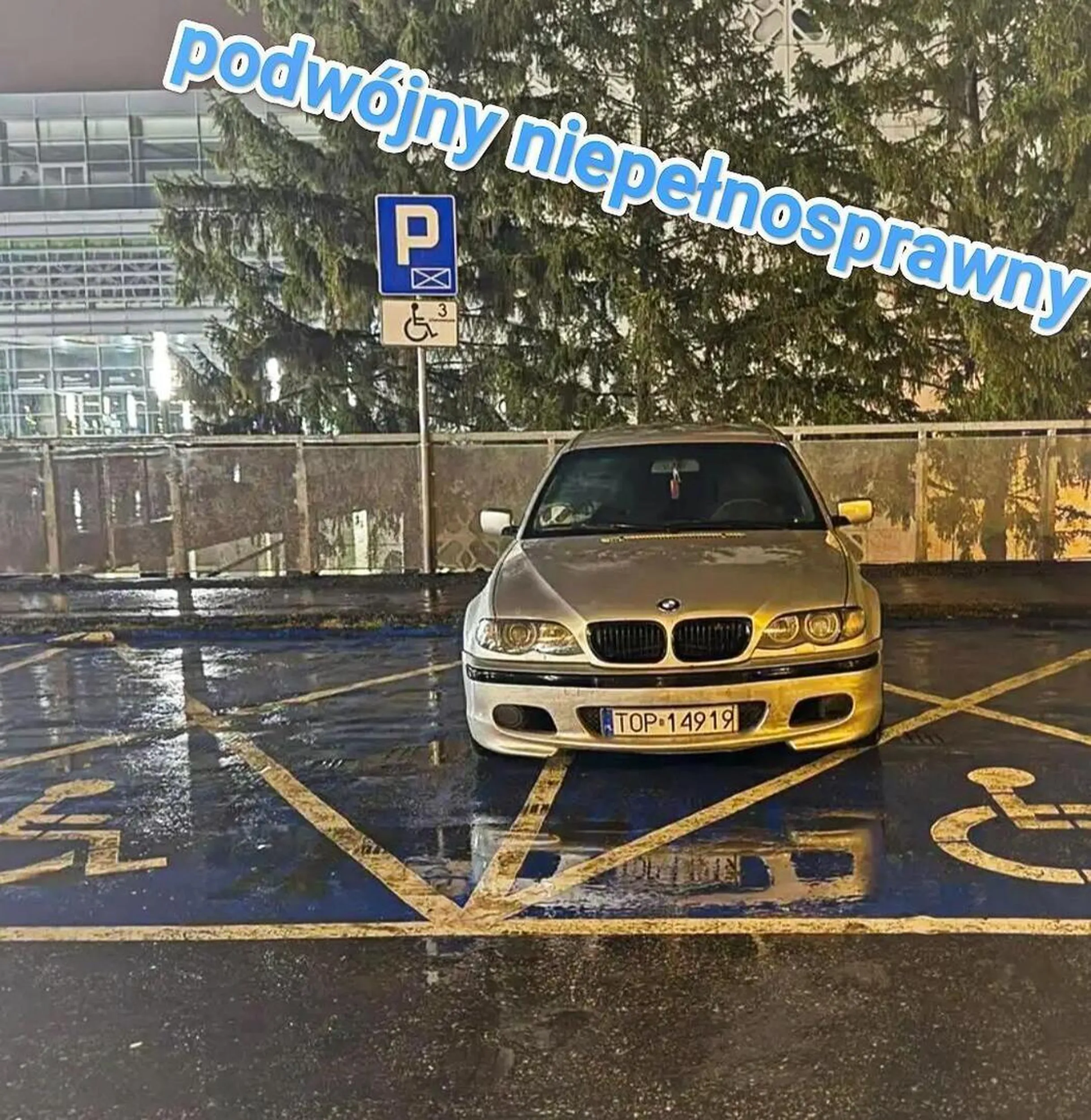 - Po ci głowa, Sebuś? - Jem niom!