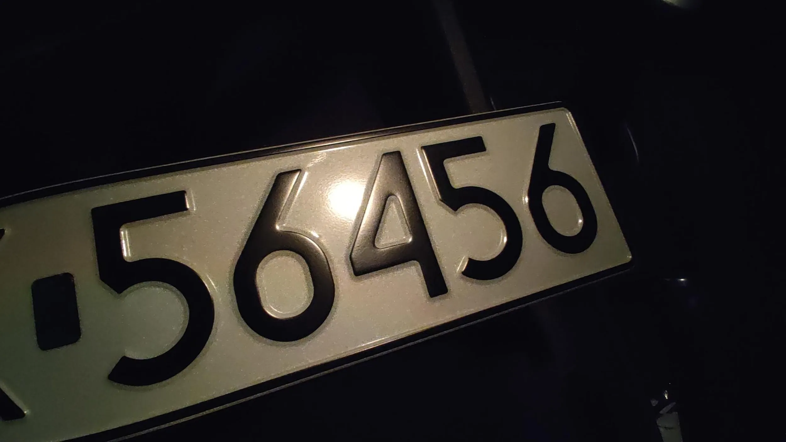 Wysiadł na skrzyżowaniu i mnie pobił z powodu mojego pochodzenia