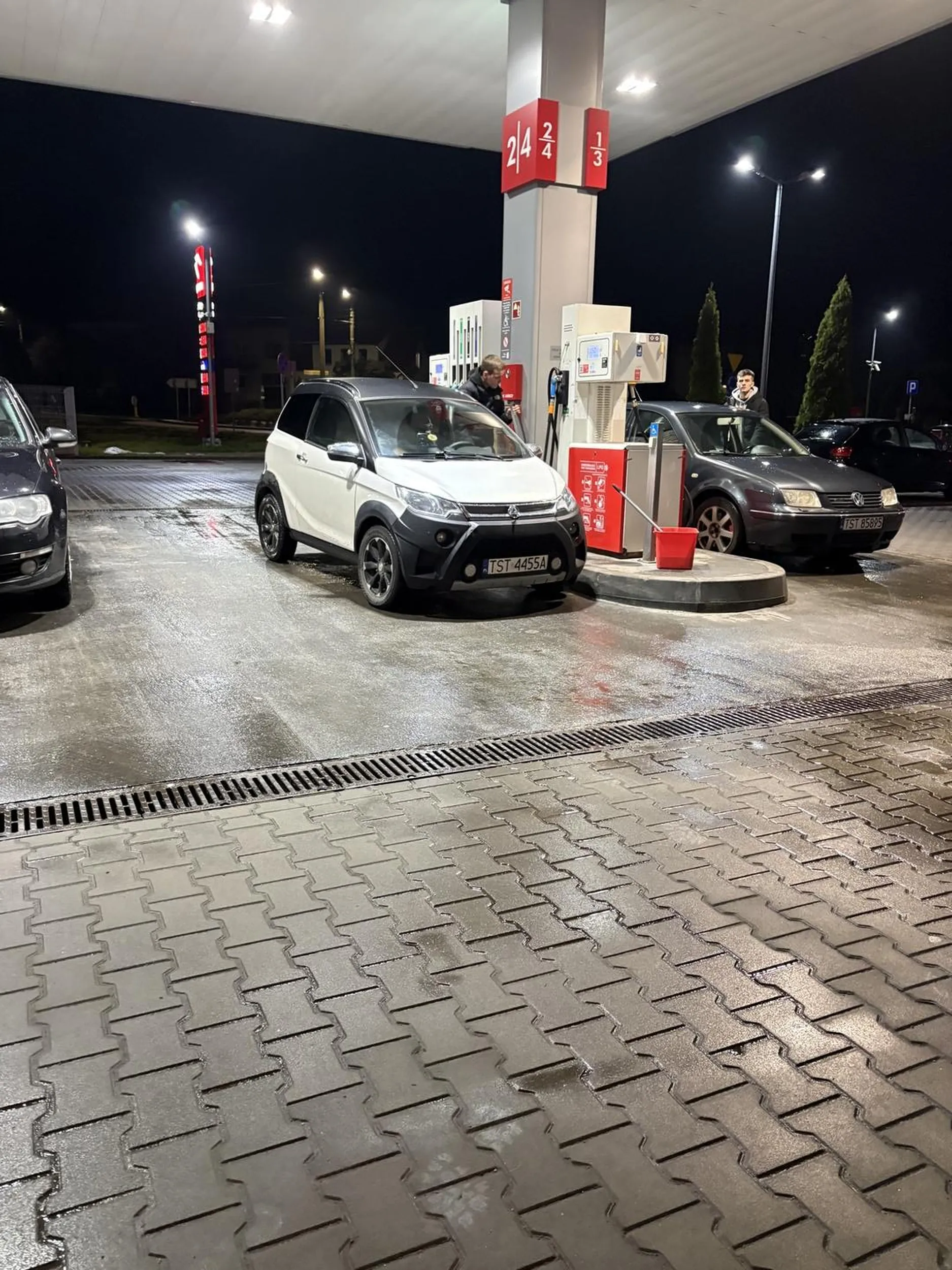 Pozdrawiam wszystkich przejezdnych. Fajna furka weźcie babcie