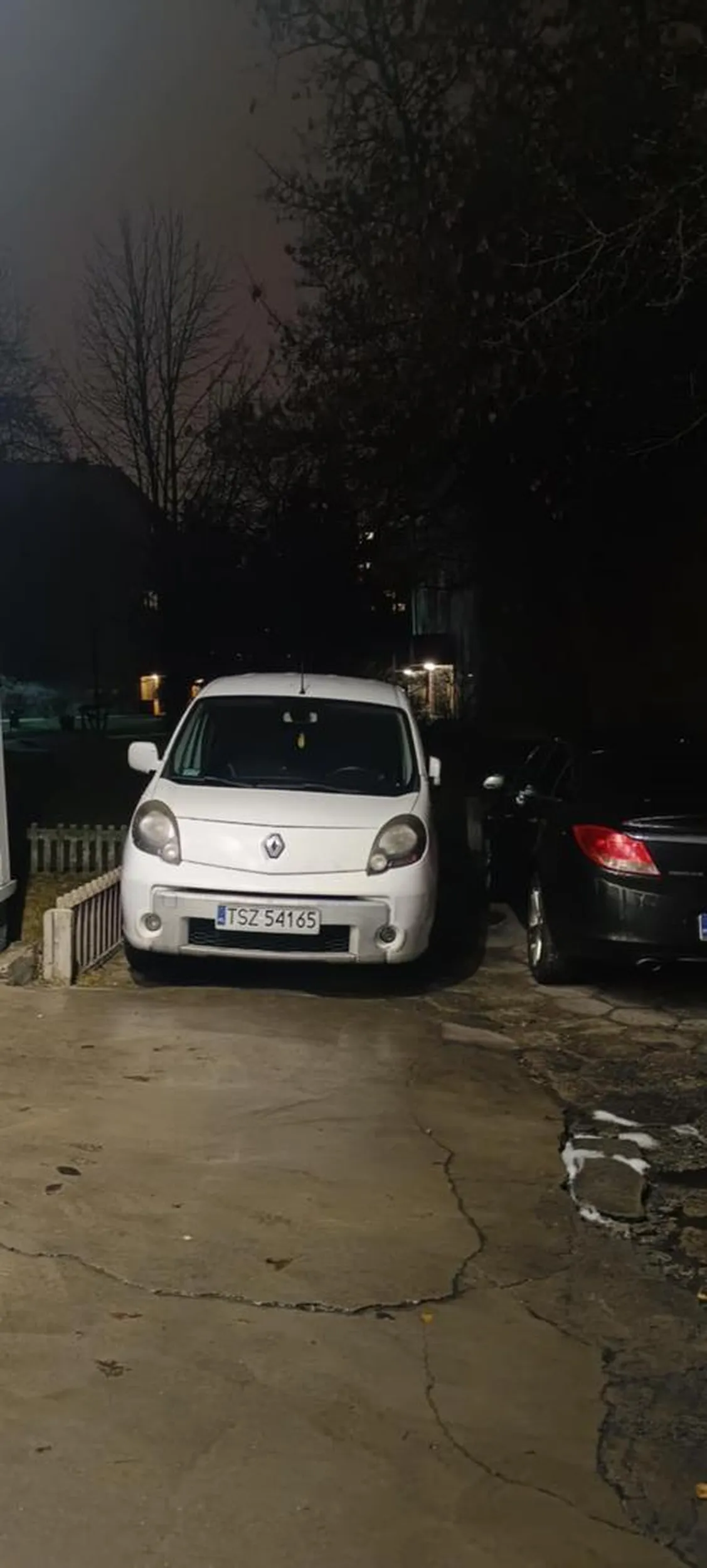 parchu zastawiłeś chodnik