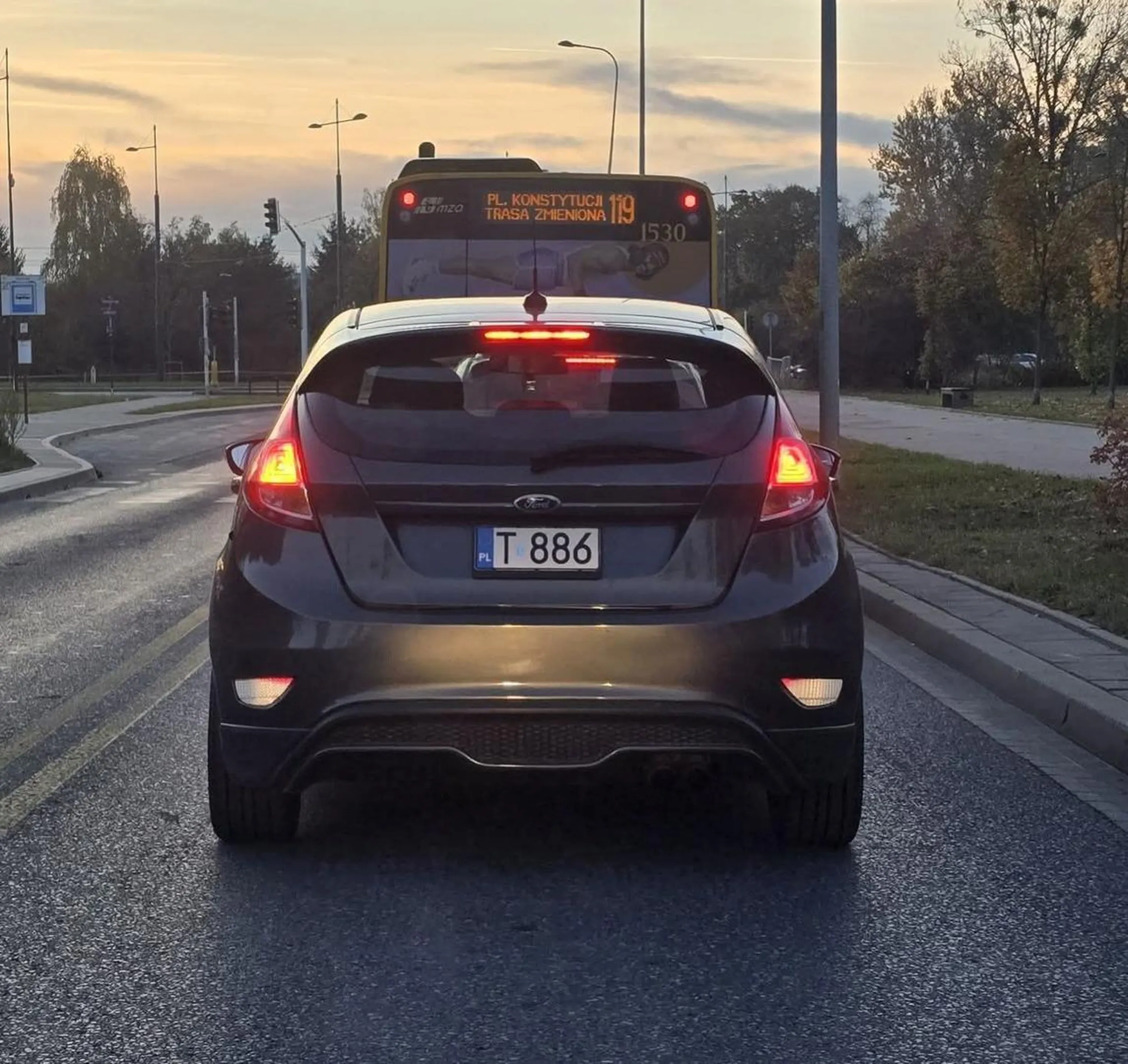 Krótka tablica, z wybraniem na normalną, wygląda po prostu głupio ?