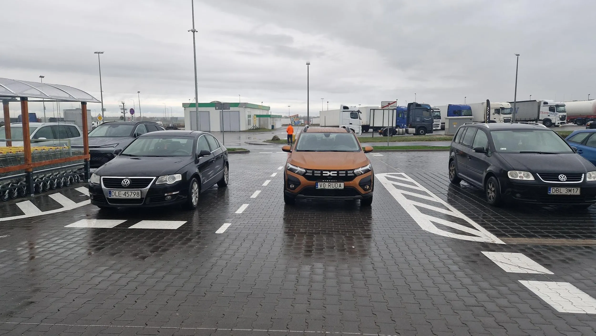 Parkuję na miejscu gdzie jest przejazd a nie miejsce parkingowe