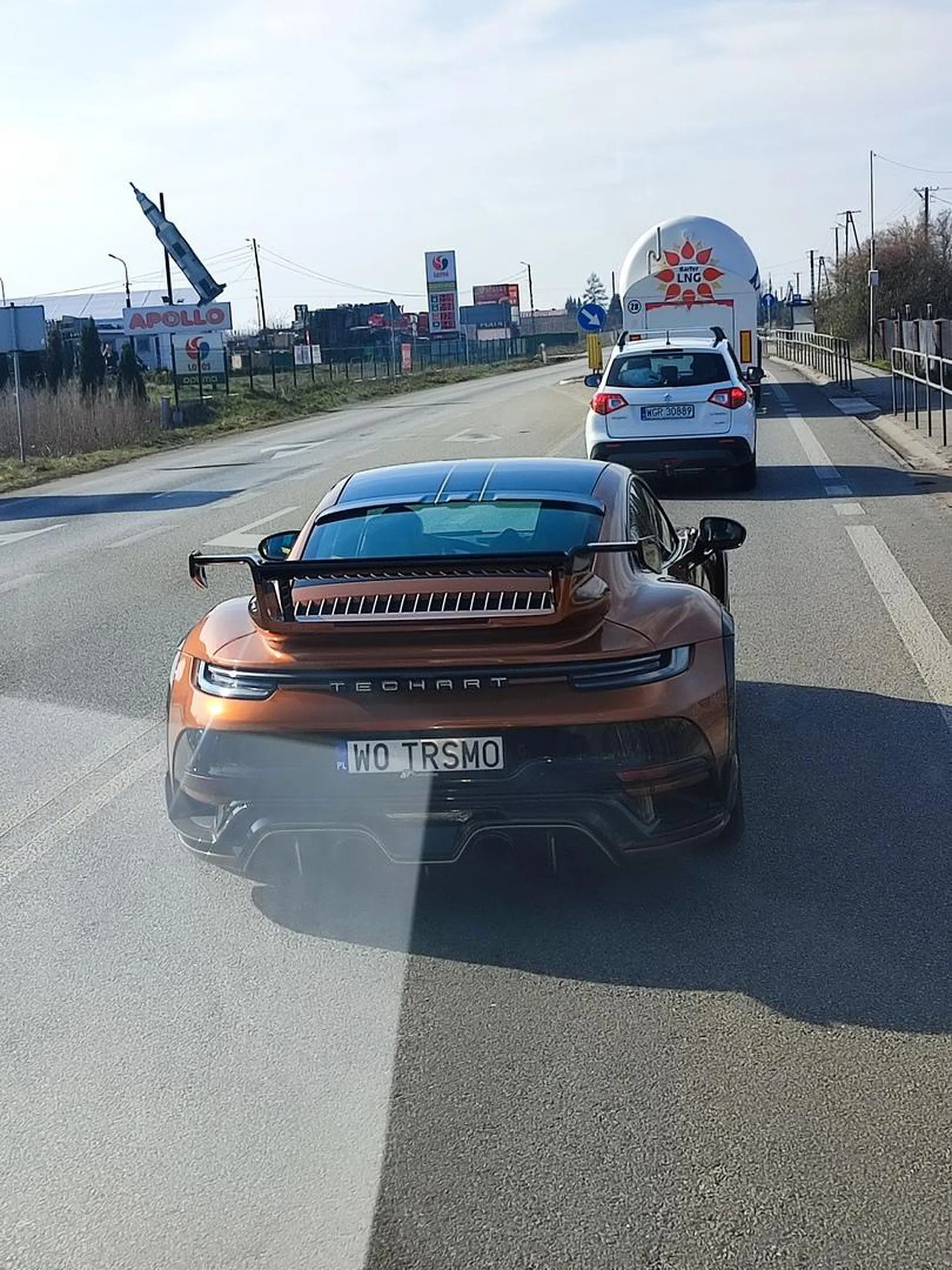 Potrącił starszą kobietę na pasach i uciekł z miejsca zdarzenia. Z tyłu siedział uchodźca