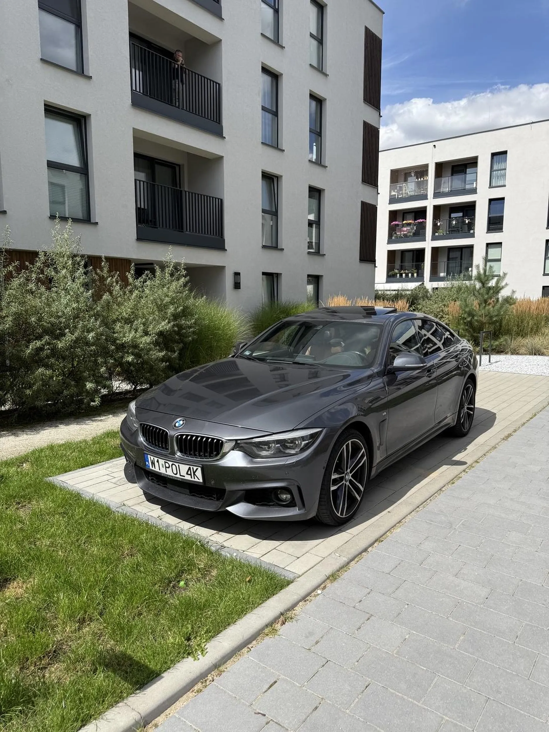 Zakaz wjazdu i parkowania mnie nie dotyczy bo mam bardzo male wychowanie BMW