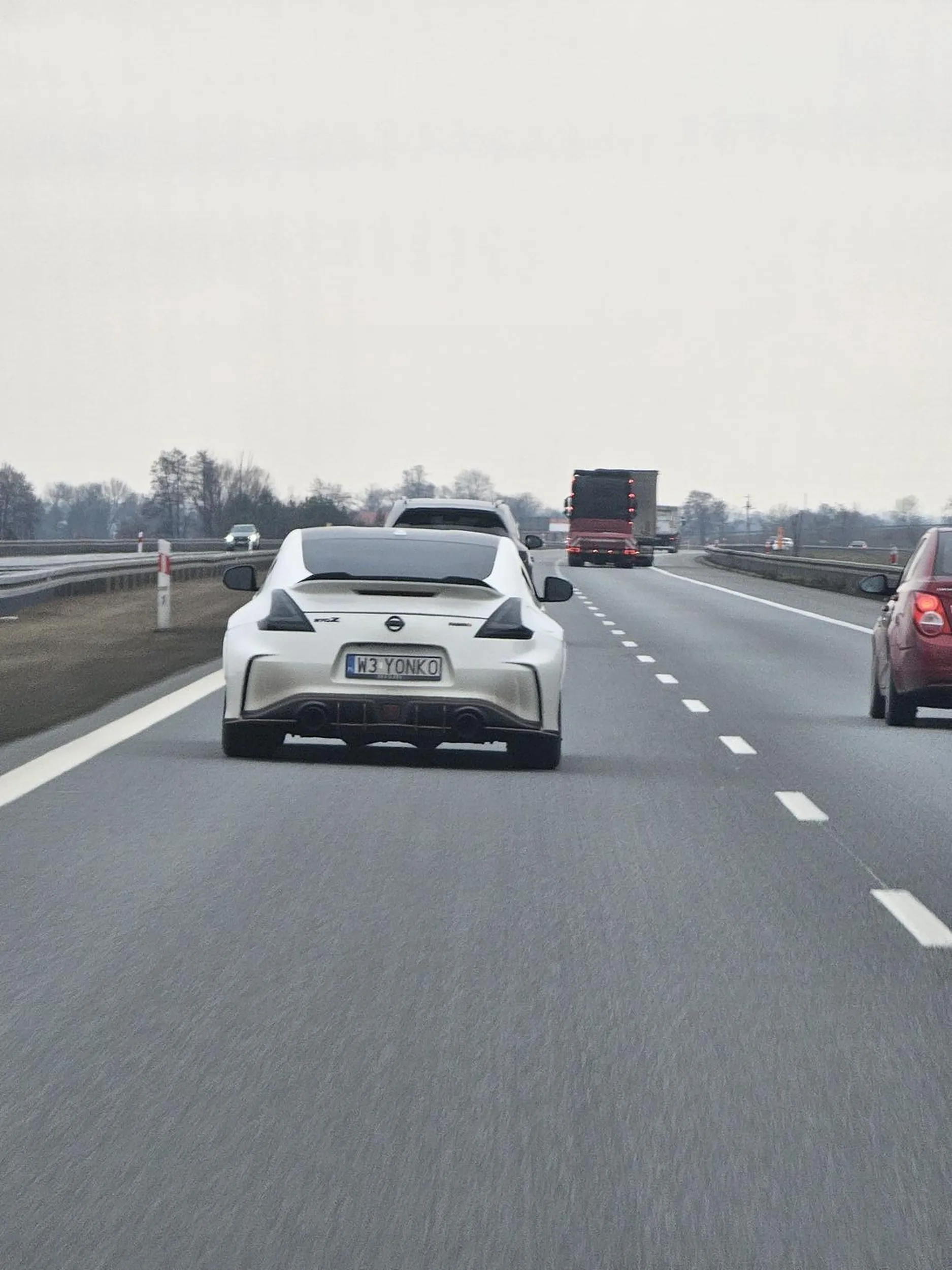 Pozdrowionka z Jaecoo7 na trasie A1 na Łódź :P Widać było marchewki :D