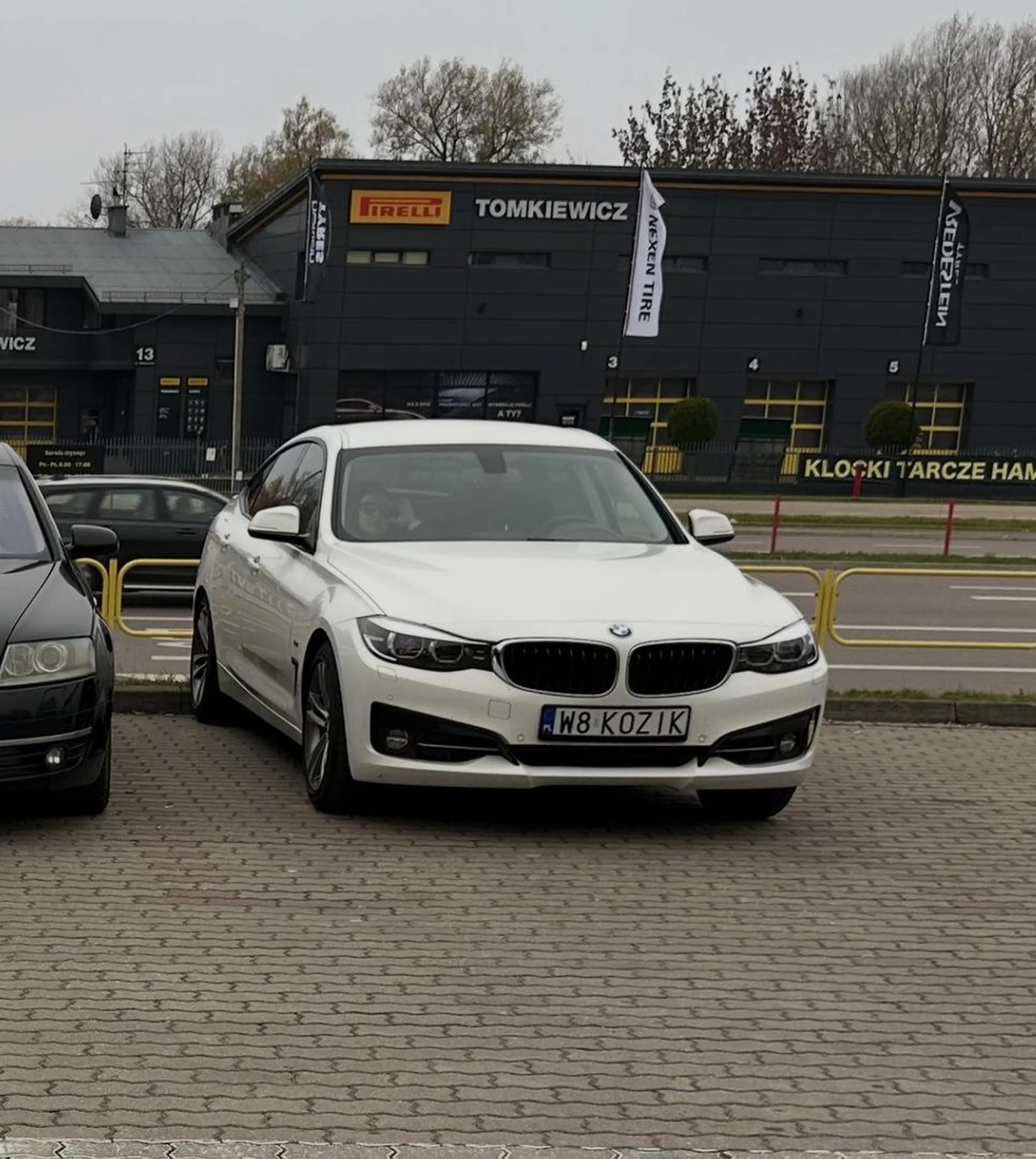 Złapany przy siłce bokserskiej.