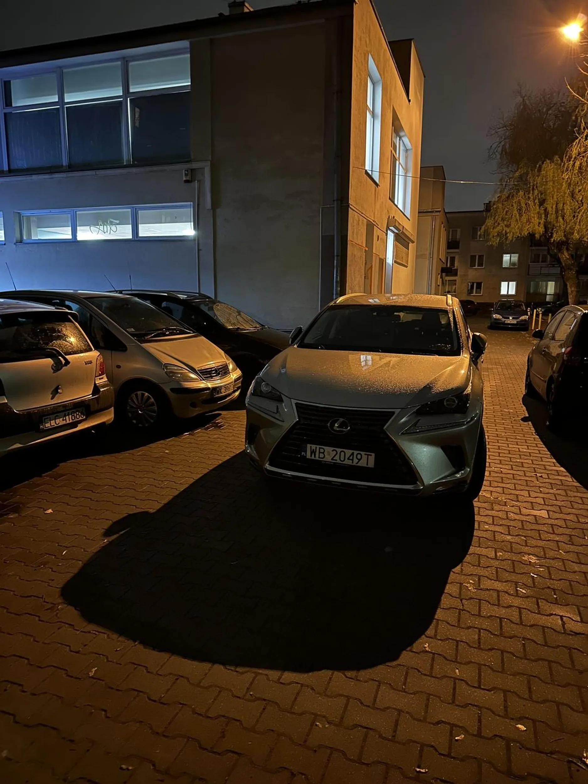 Do tej pory żałuje że ci tego gowna nie zdemolowałem. Jesteś patologią jeśli chodzi o parkowanie XD