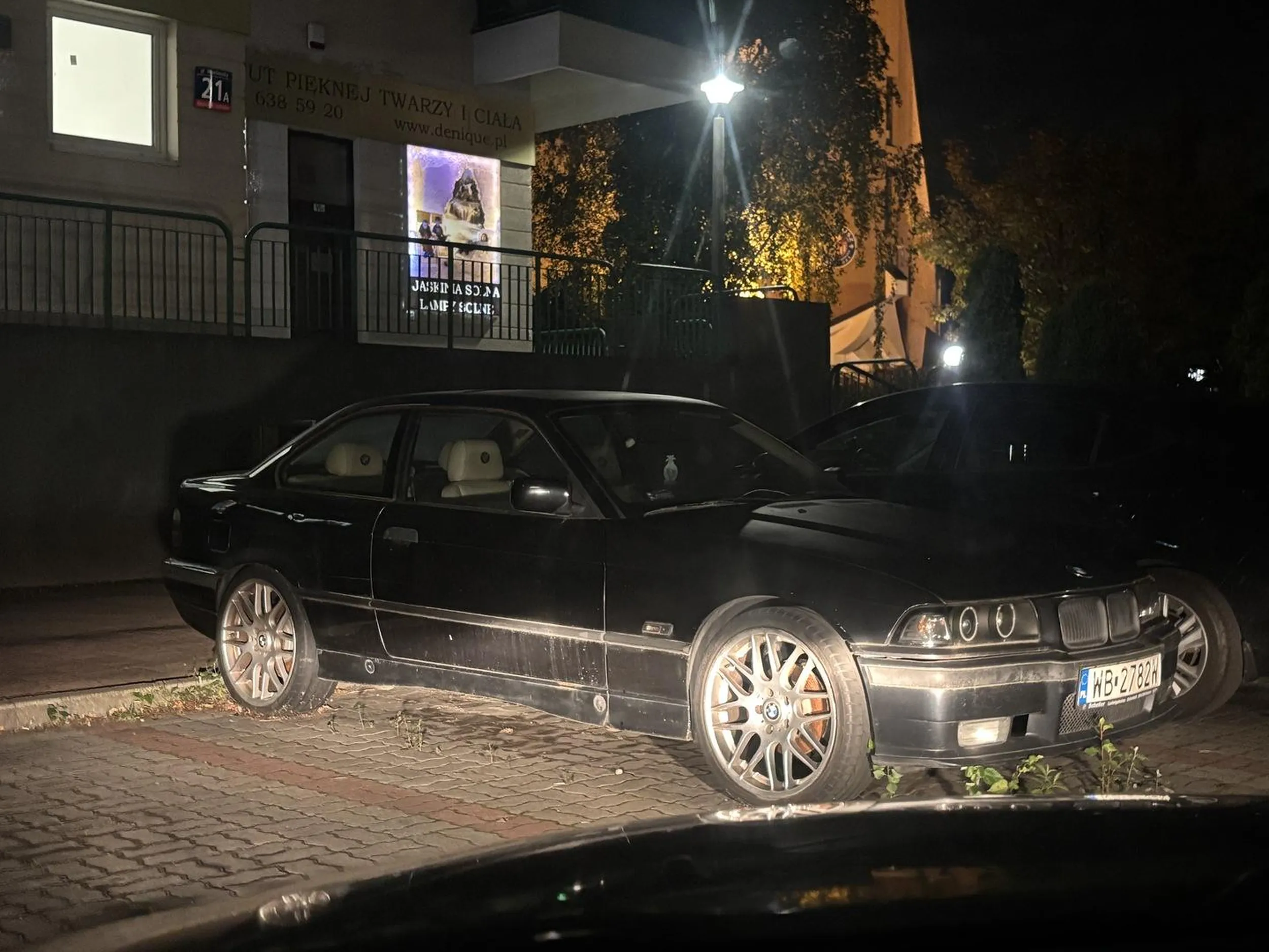 dzień dobry, jeśli znajdzie się właściciel, proszę o odzew. chciałbym dowiedzieć się troche więcej o autku i potencjalnie je kupić, pozdrawiam