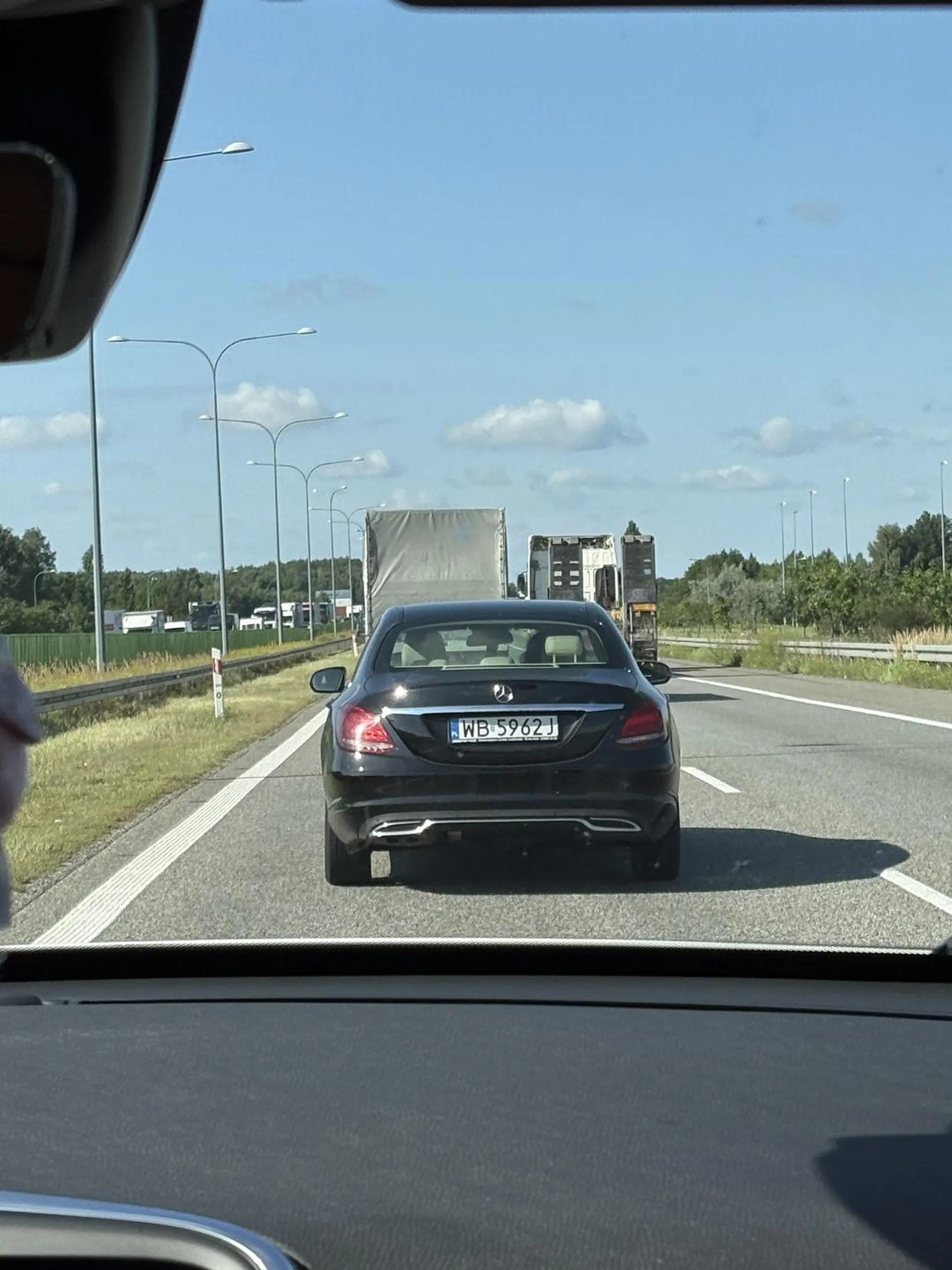 Cipiec jechał pół godziny na lewym i nie chciał zjechać. Nie pozdrawiam