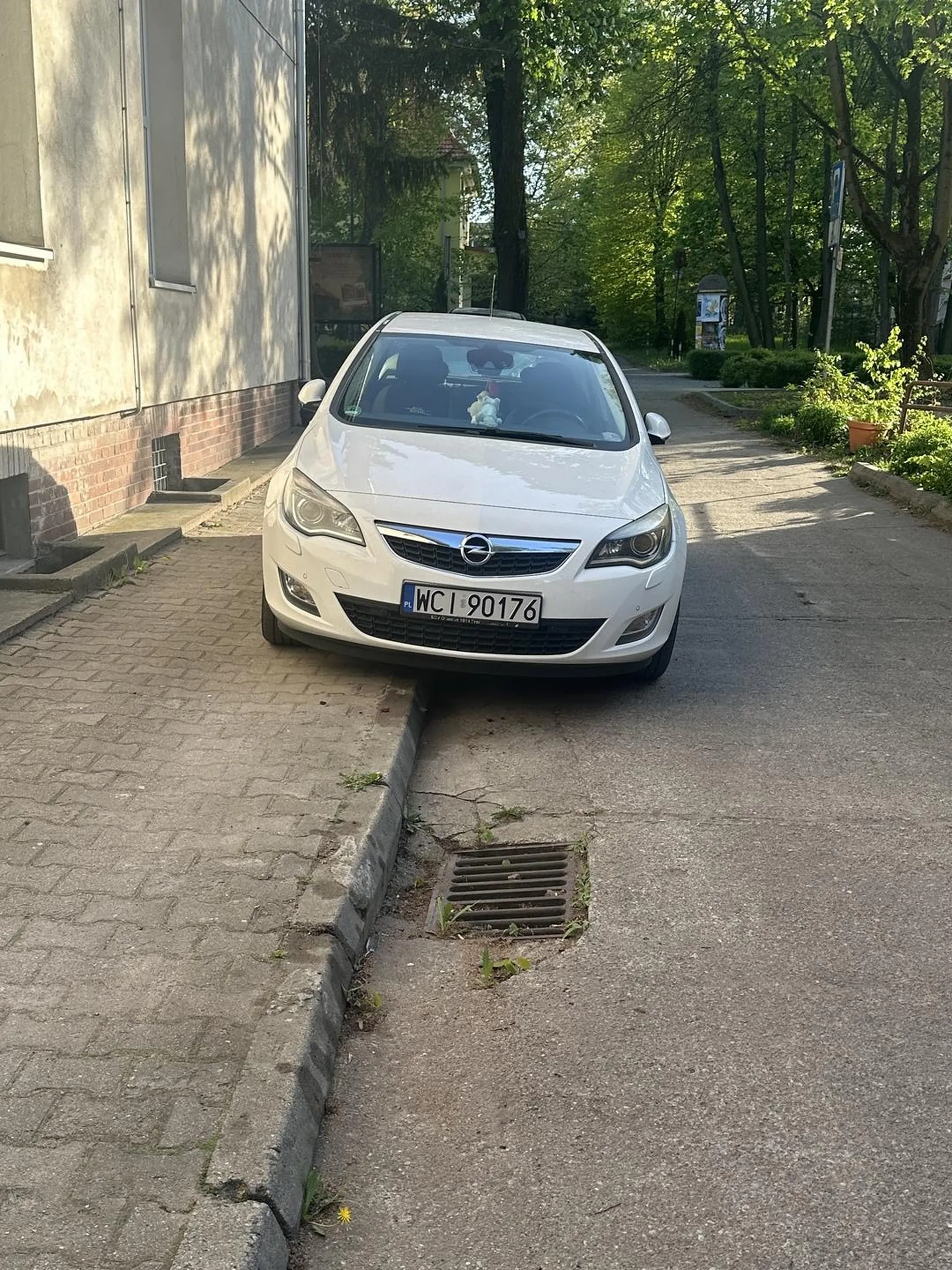 Porządny kierowca świętego opelka astry