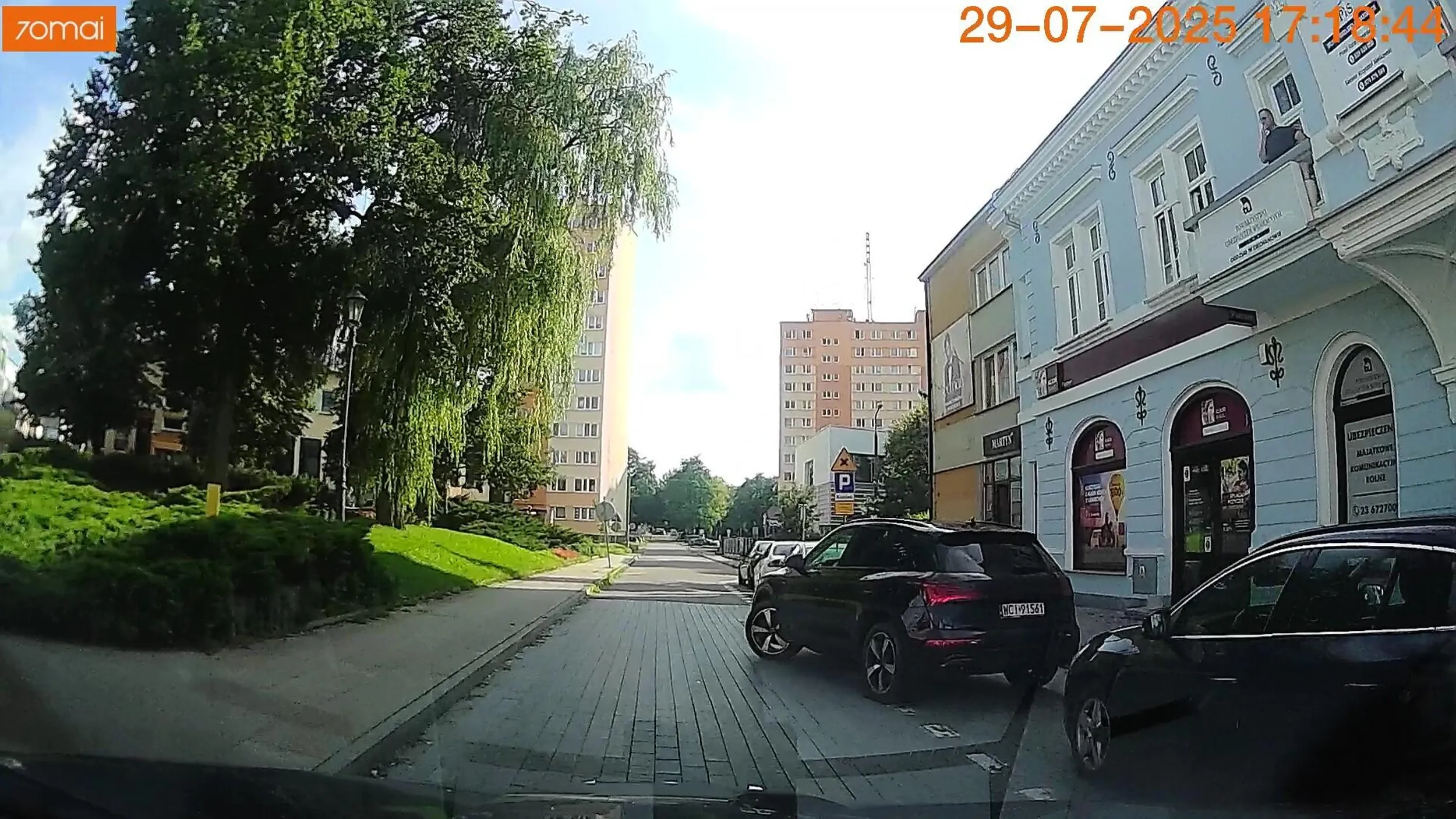 W ogóle nie patrzy czy coś nadjeżdża. Kiedyś ktoś nie wyhamuje, to się nauczy.