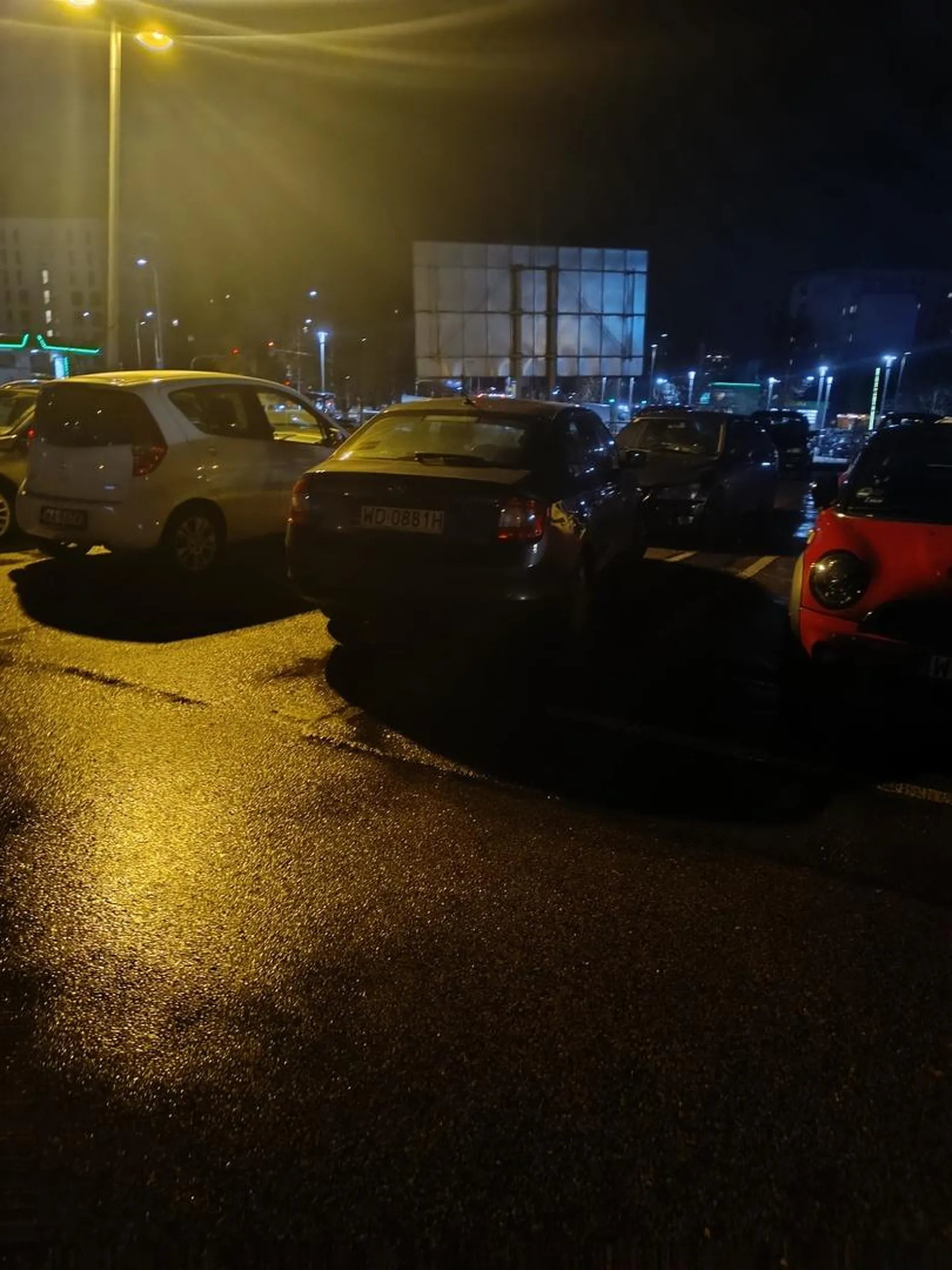 gratulacje umiejetnosci parkowania polecam pocwiczyc bo srednio wychodzi (nie mialem karniaka masz szczescie)