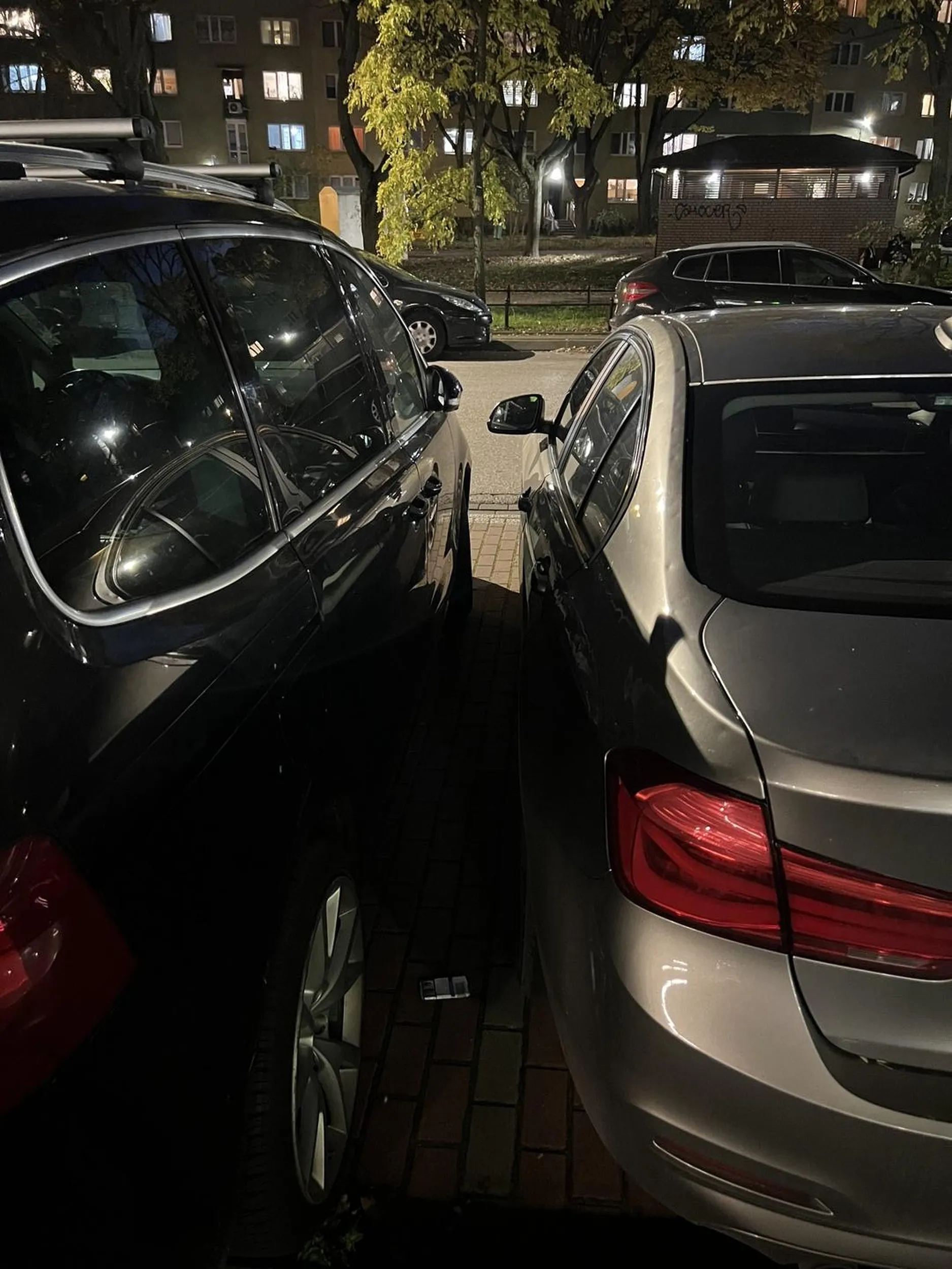 Dzięki za zostawienie miejsca żeby wejść do auta