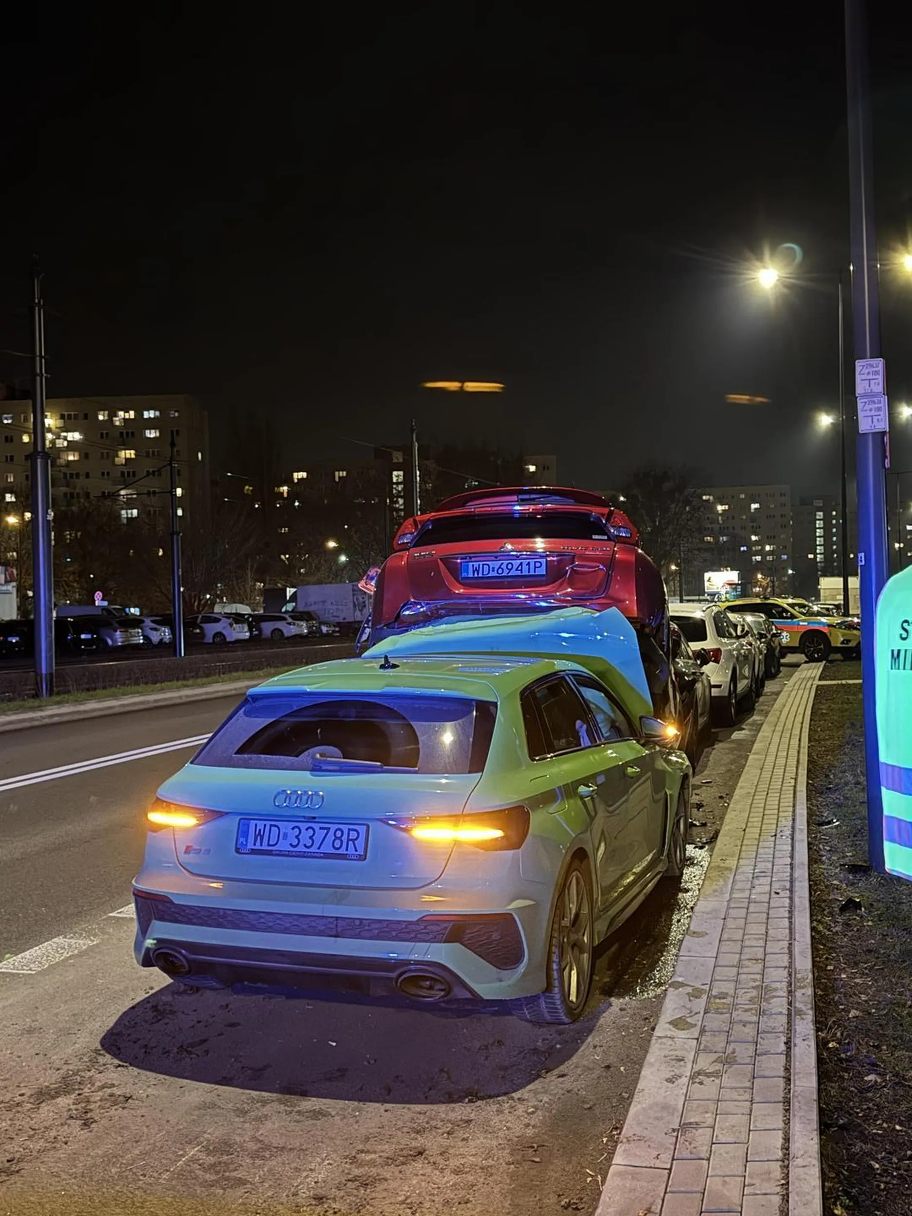 Ewidentnie nie potrafi parkować.