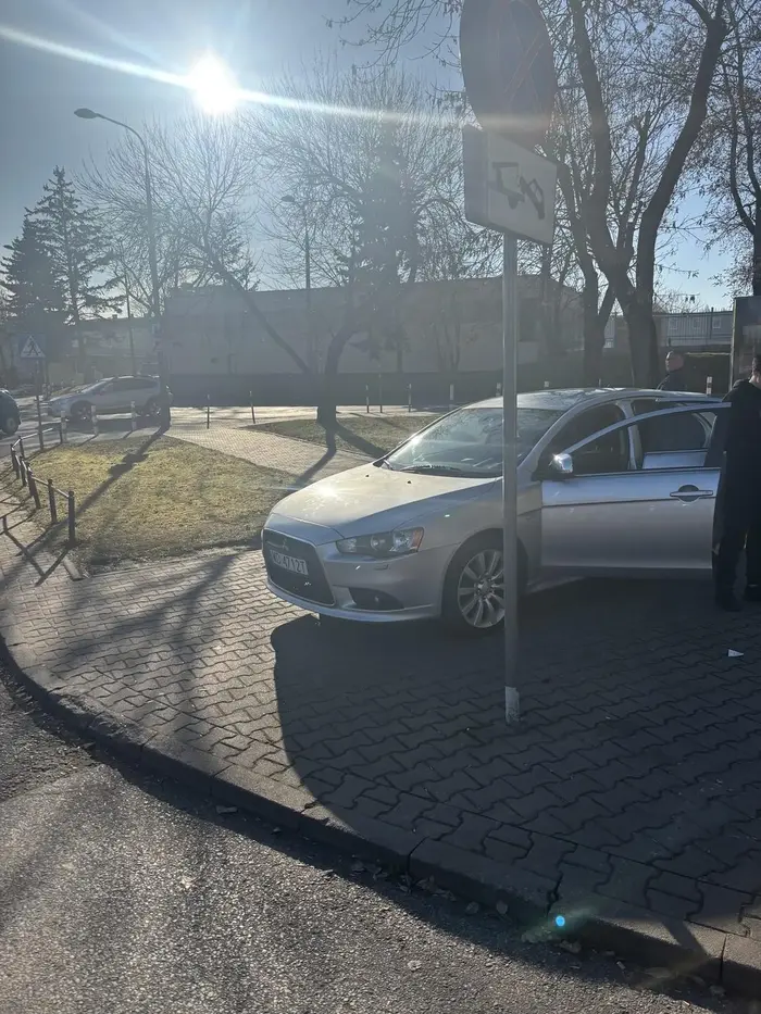 Nie mogłam przejść z wózkiem!! Skandal.