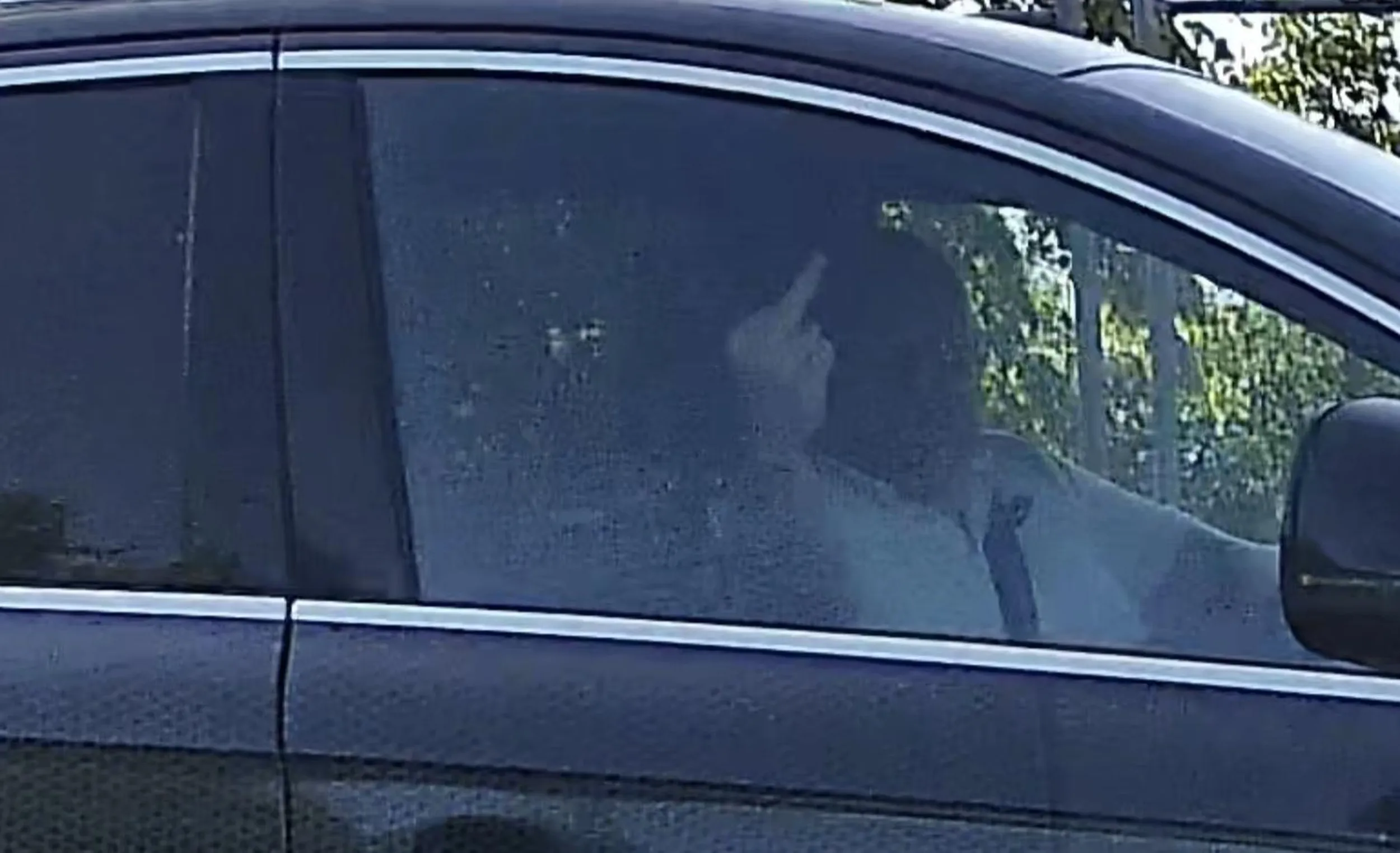 Za zwrócenie uwagi ze wjechał na czerwonym świetle