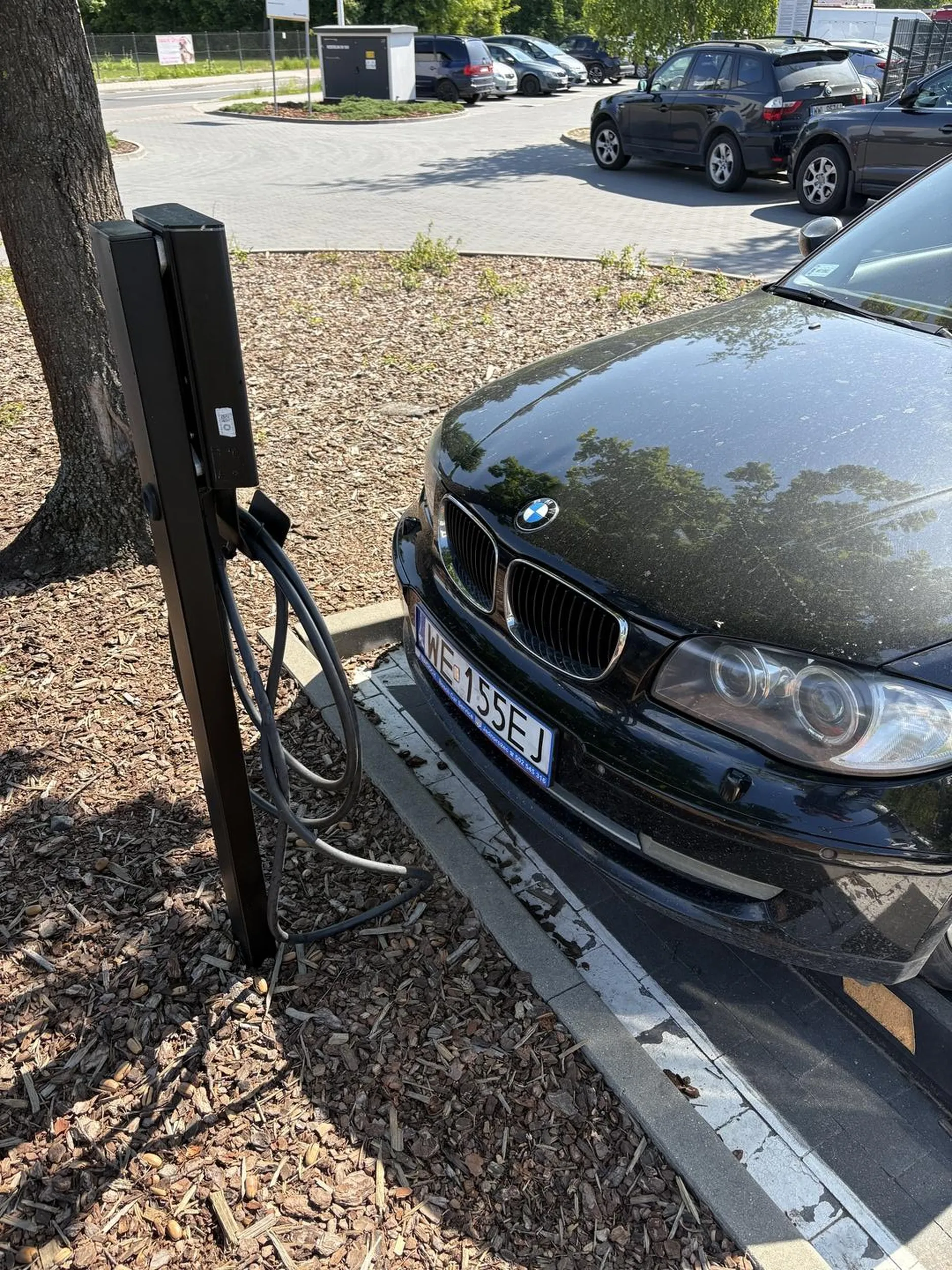 Parkuje na ładowarce - mcer marki