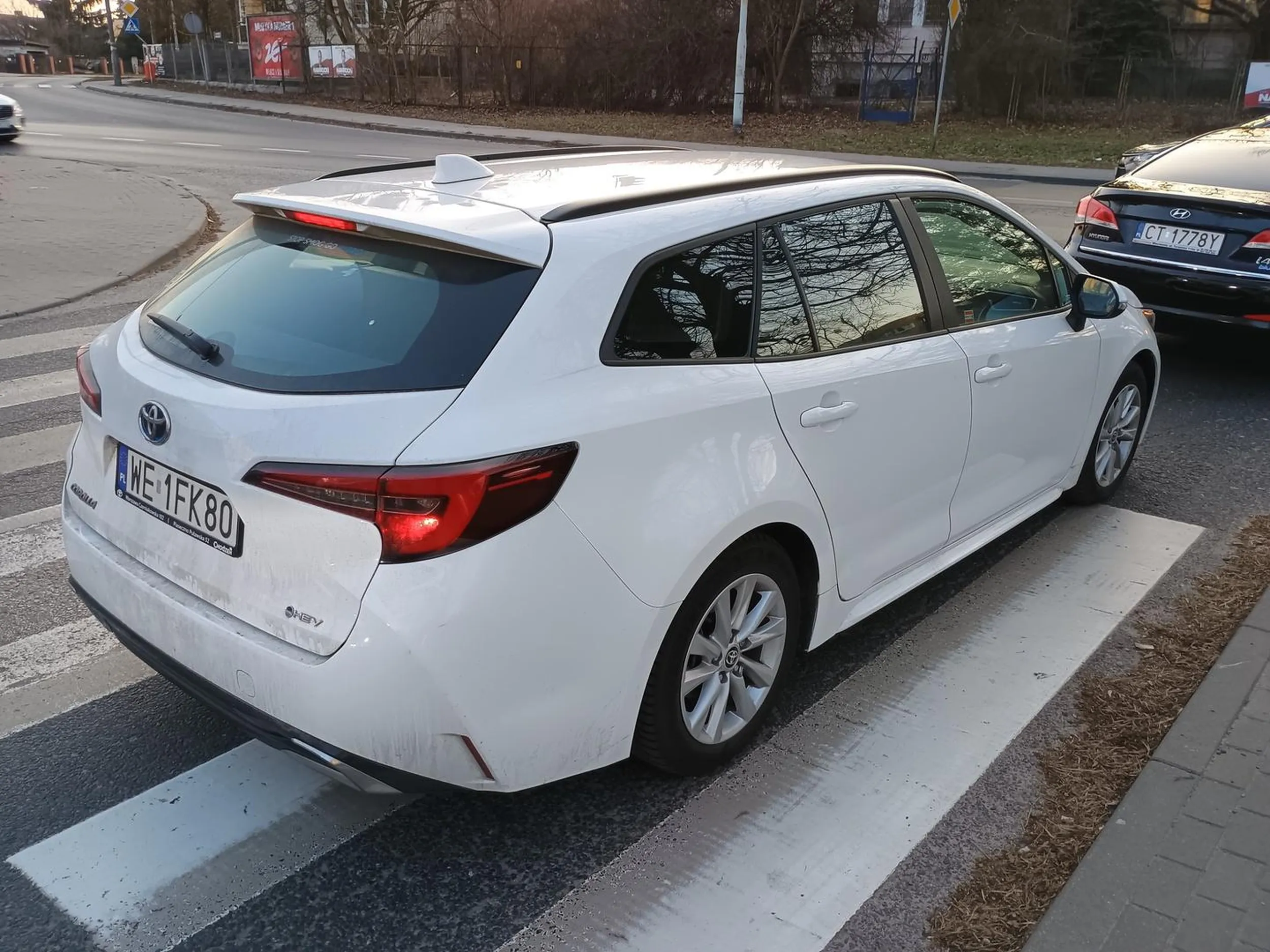 Warszawiak przyjechał do Torunia i myśli, że może robić, co chce. Zastawiał przejście dla pieszych!!!