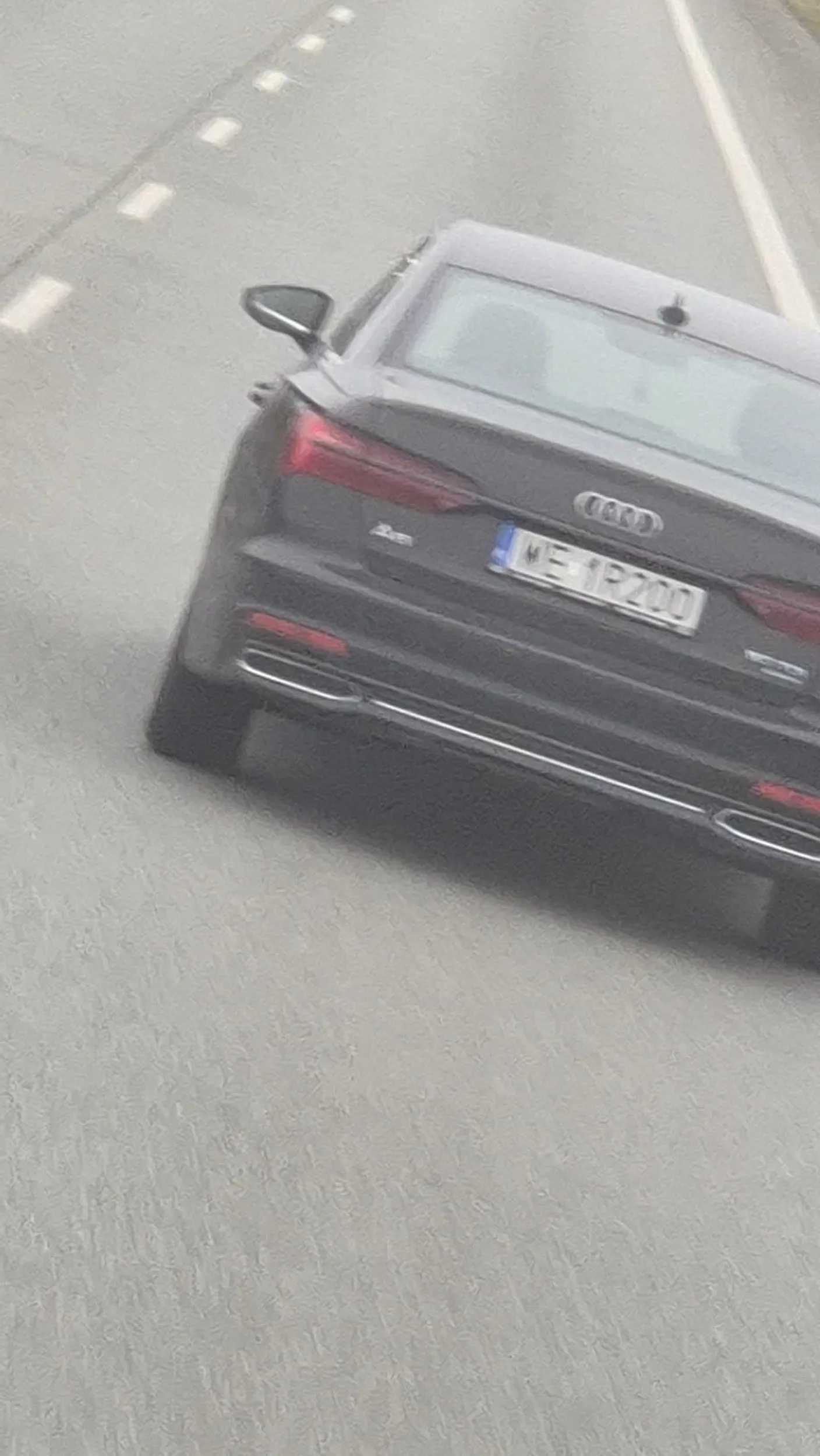 Tego palca następnym razem będziesz miał dzi.w.k.o w du.pie i nie uciekniesz juz c.ioto brudna