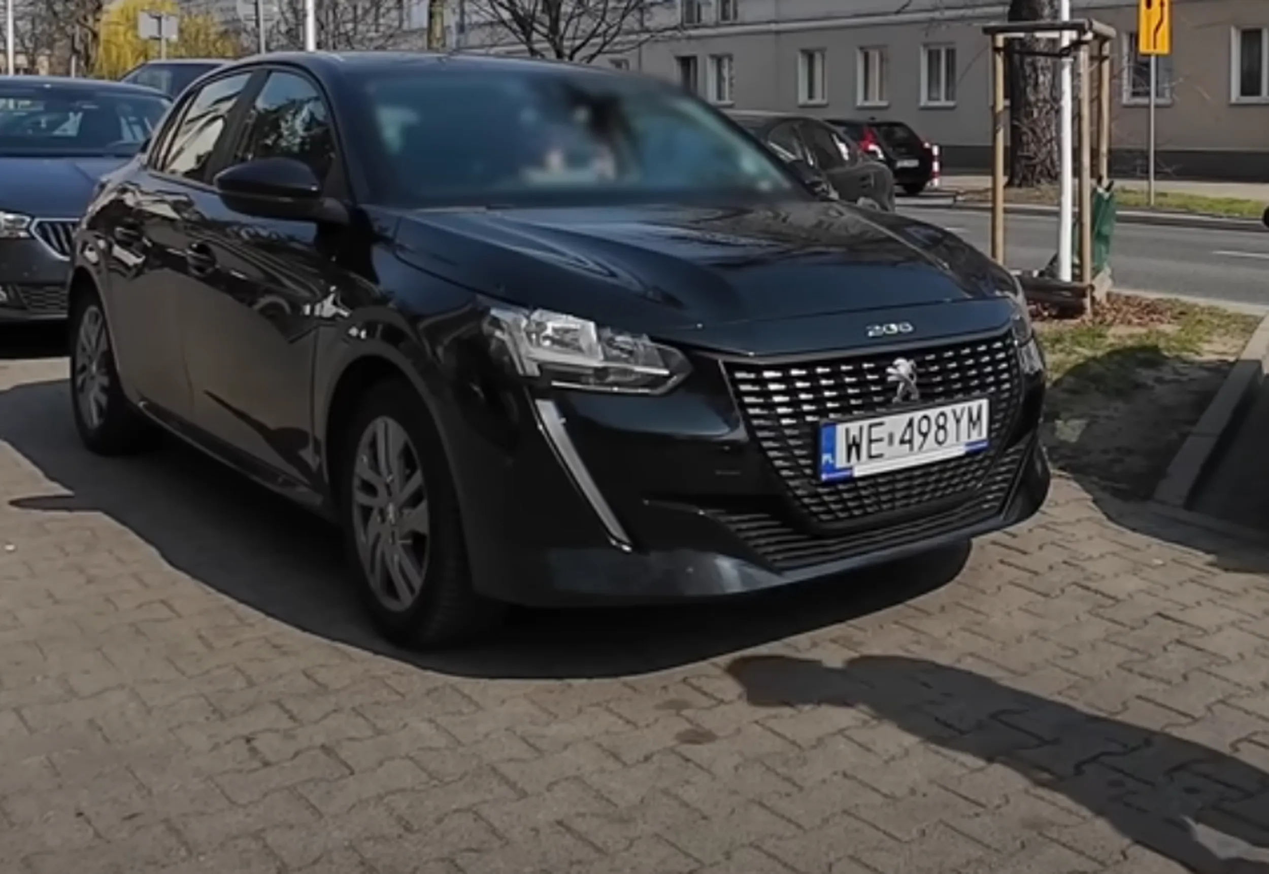 Jak wiesz że po chodnikach się nie jeździ, to po nich nie jeździj