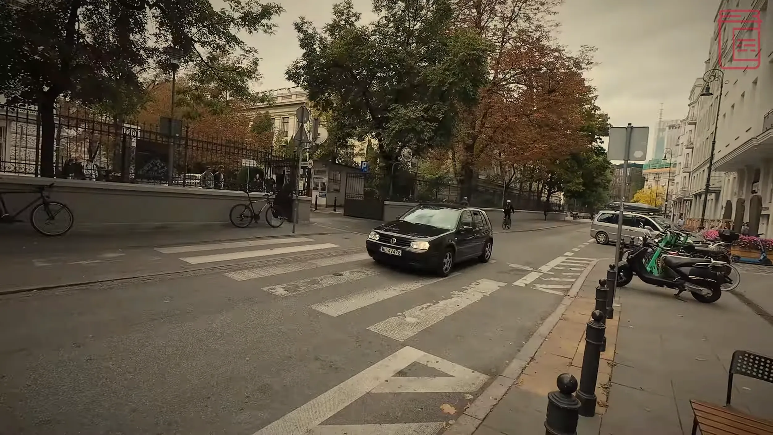 Jedzie bohater, dawca!