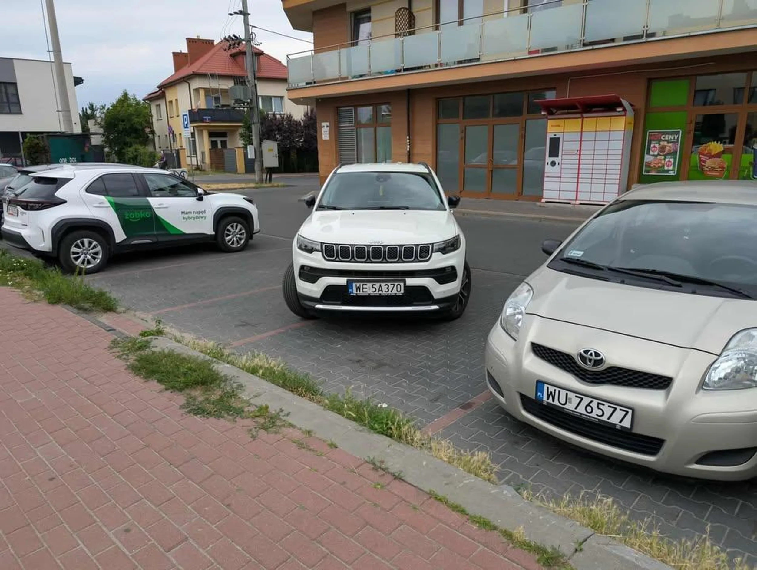 parkuje jakby był opóźniony intelektualnie