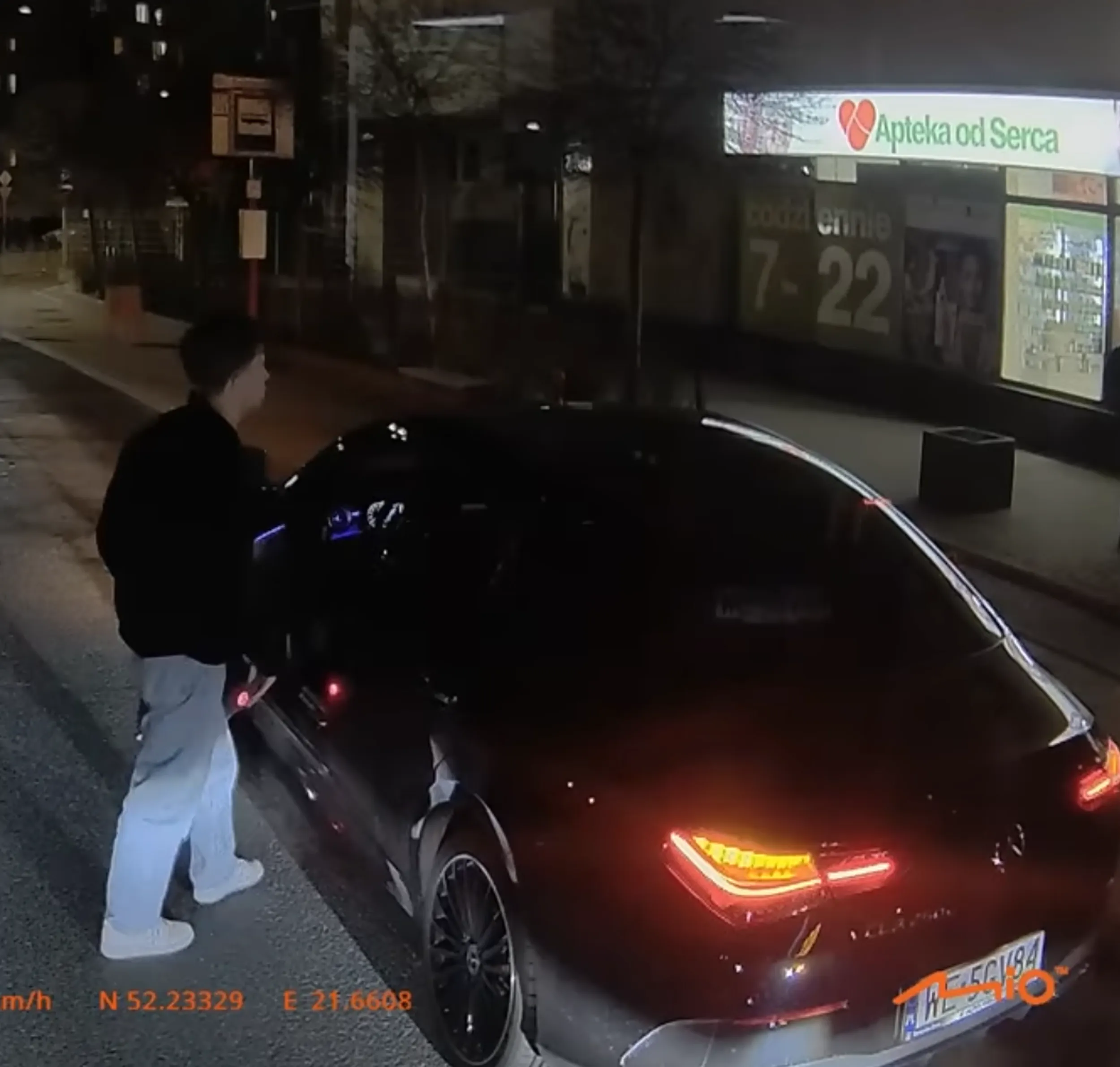 Przystanek autobusowy to nie parking