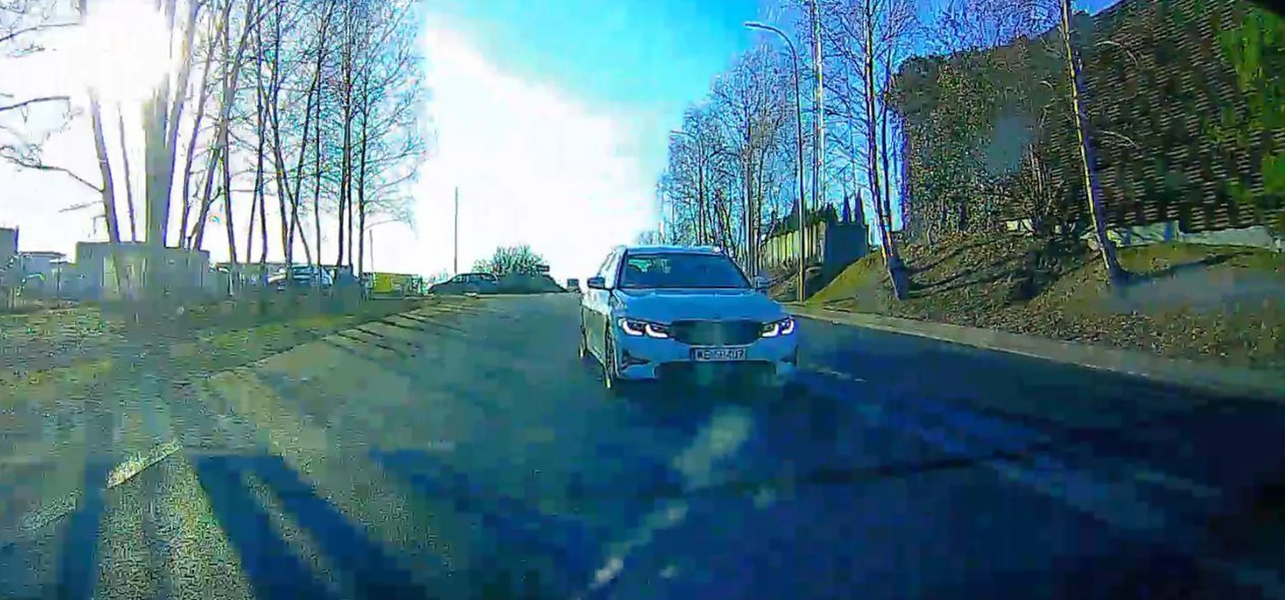 Kierunkowskazy w BMW to są za dopłatą, więc większość ich nie ma, bo za drogo wychodzi. Poza tym trzeba w nich uzupełniać płyn.