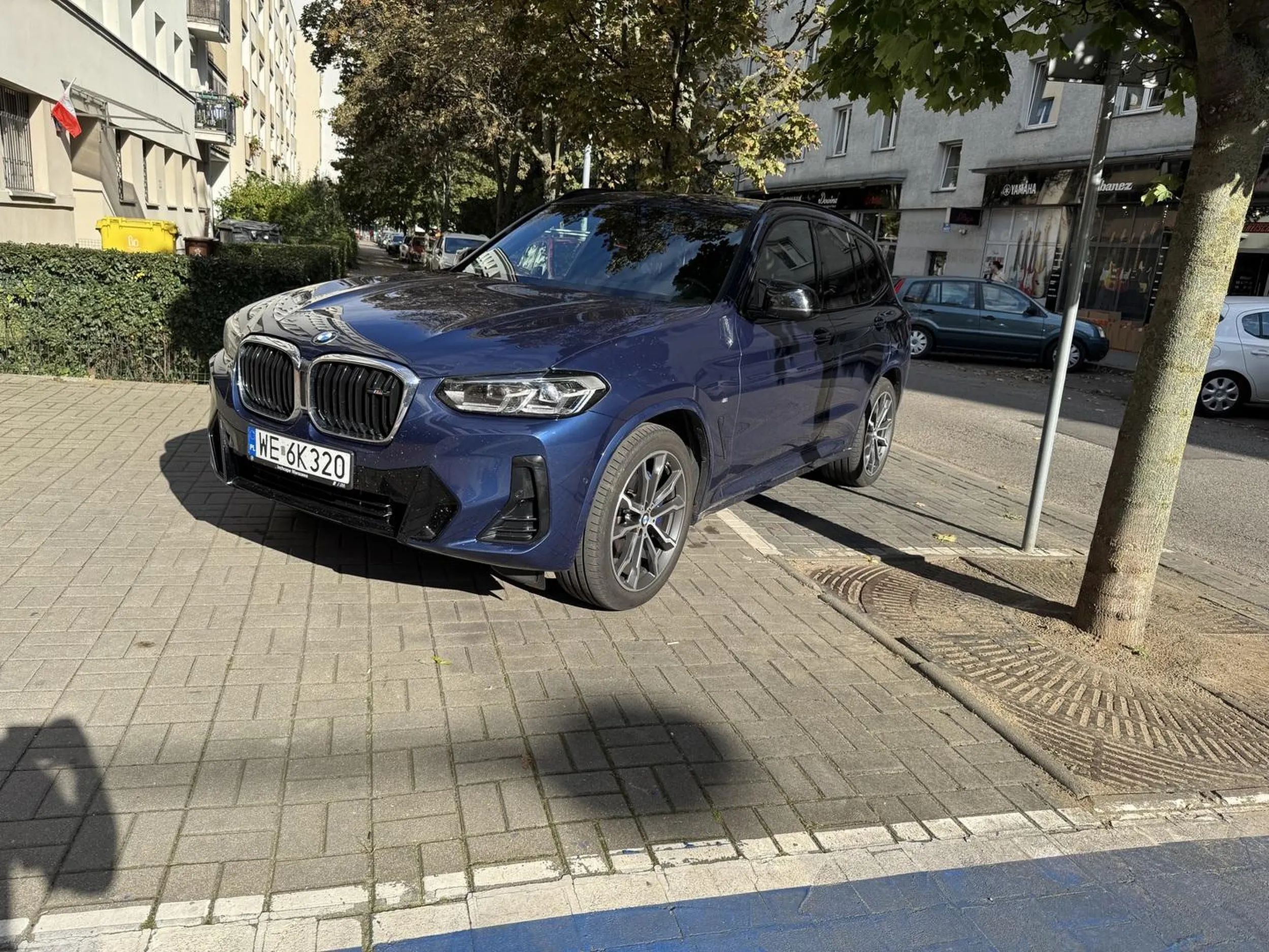 parkowanie w Warszawie jak widać też dowolne :)