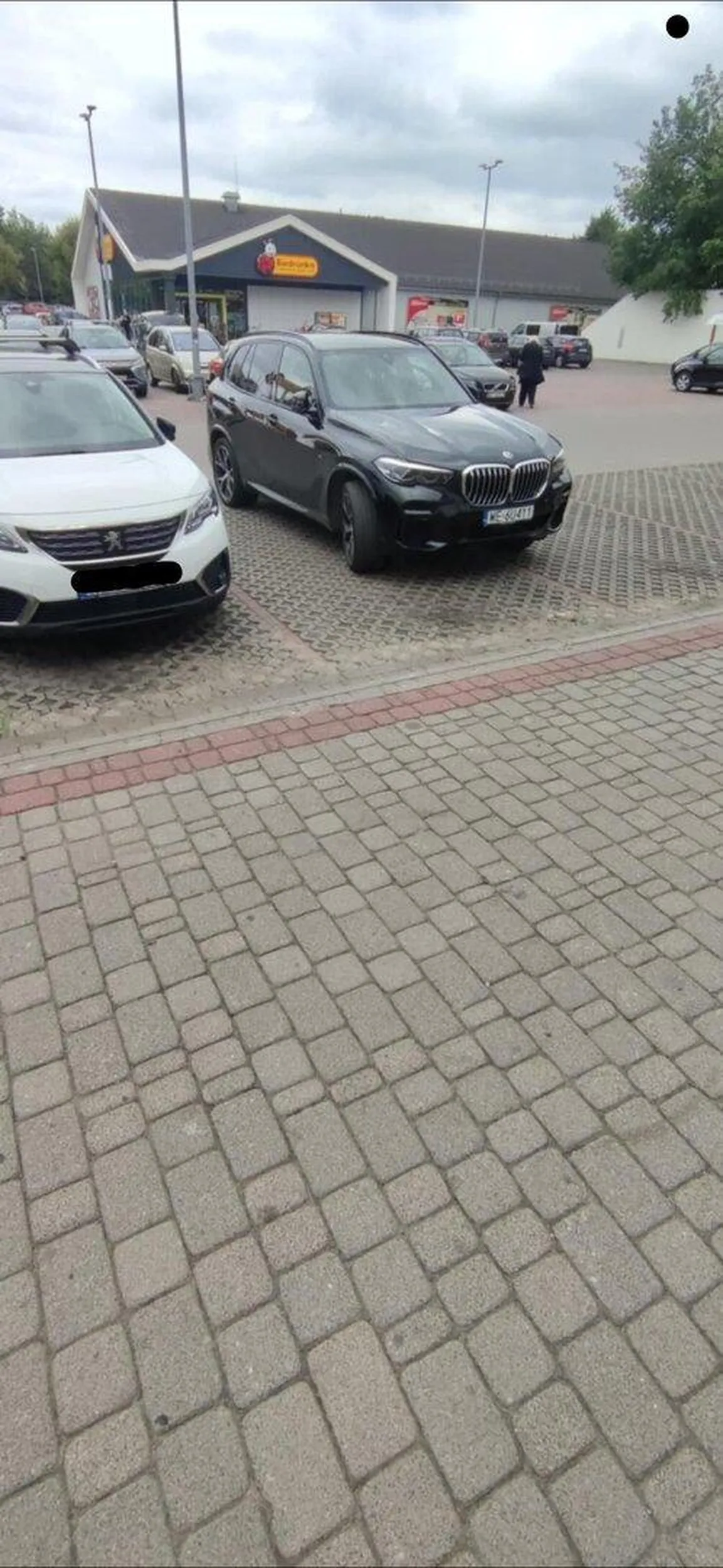 Po co ci taki duży samochód jak nie umiesz parkować