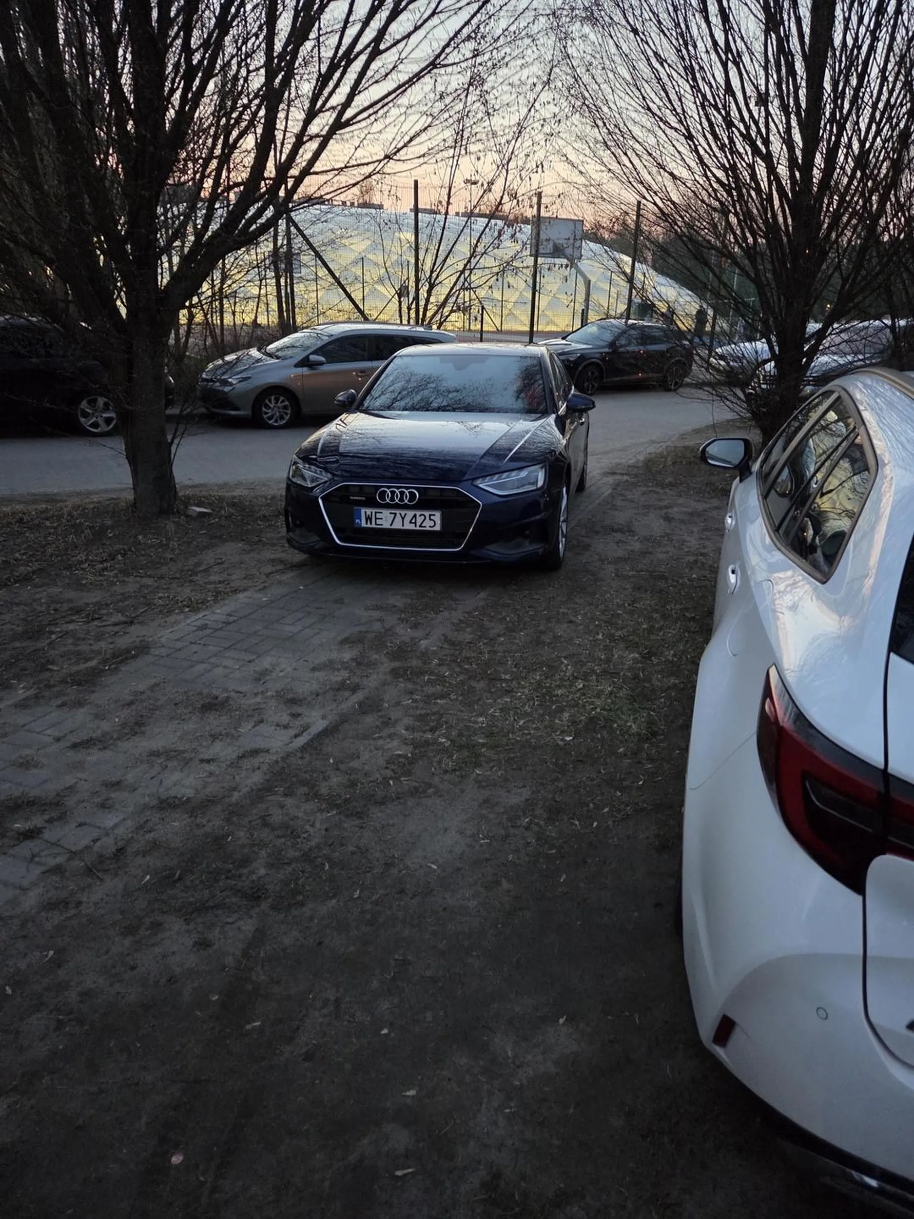 Przejście przejściem ale ja musze gdzieś auto zostawić najwyżej piesi będą skakać