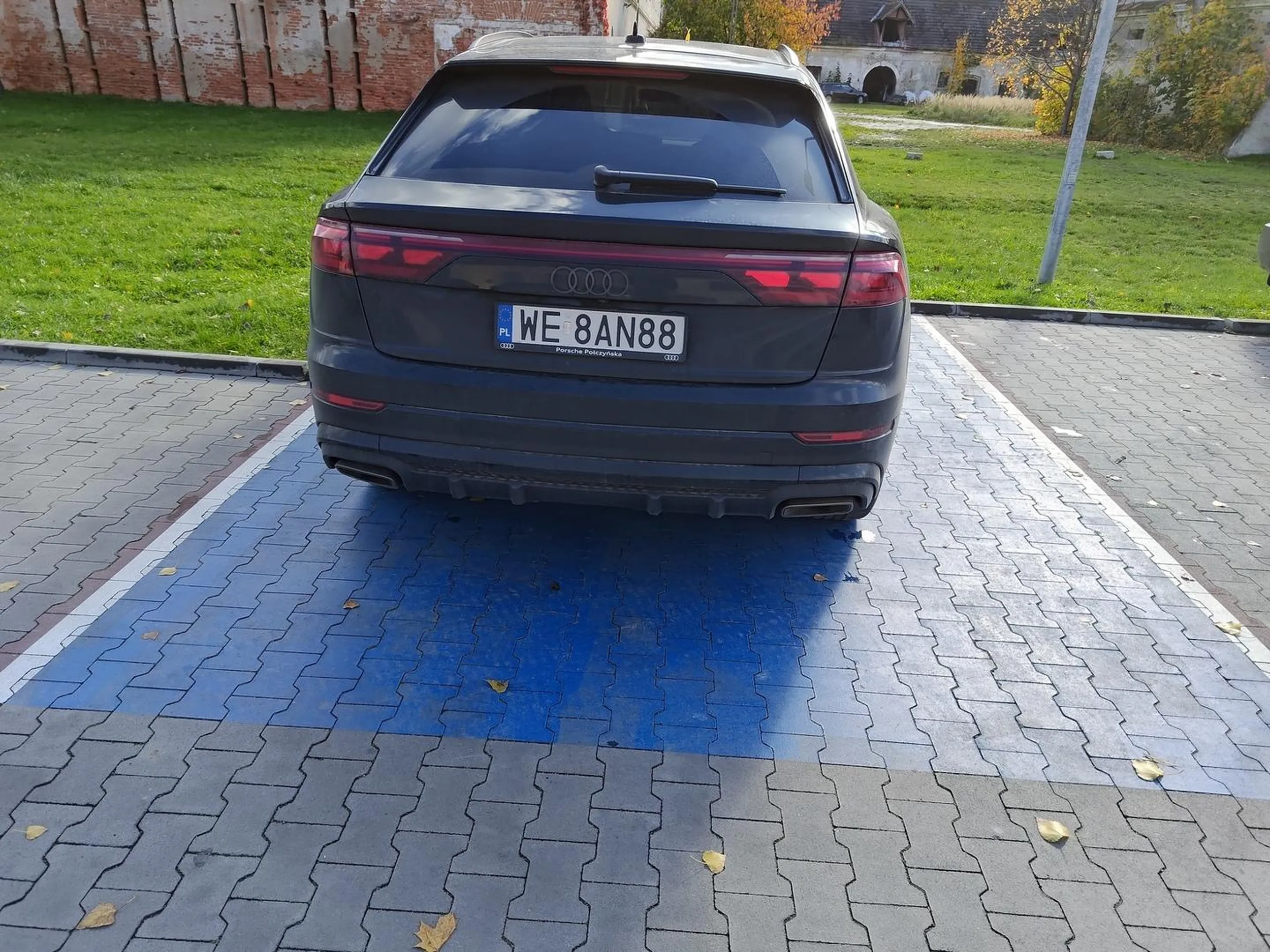 Pozdrowienia dla Pani, wyglądała na całkiem zdrową, a co śmieszniejsze były miejsca bliżej ale to chyba dusza buntownika