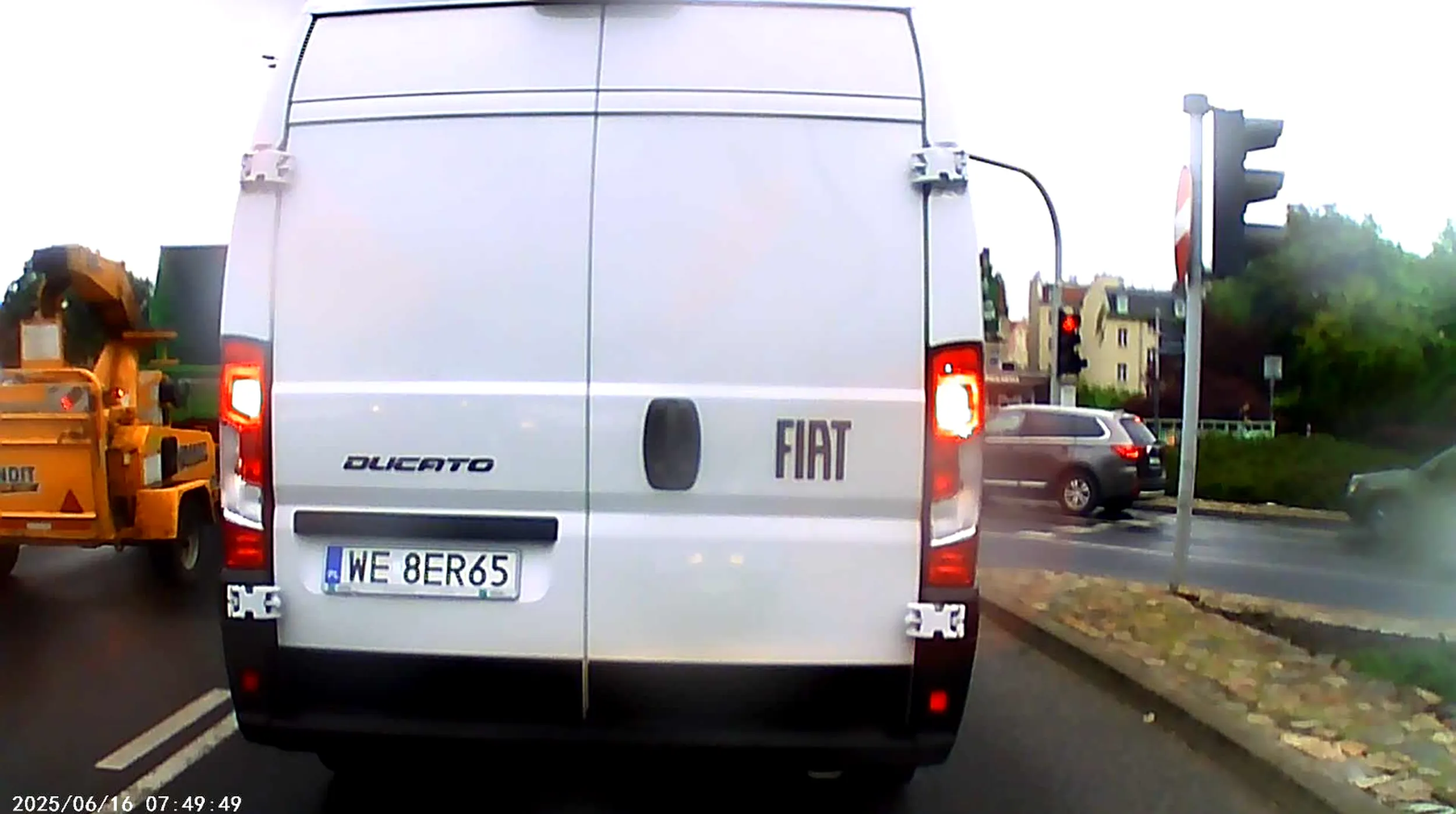 Trochę się kolega pogubił w Poznaniu? (rondo Śródka) :) Życzę udanych interesów i braku stłuczek :)