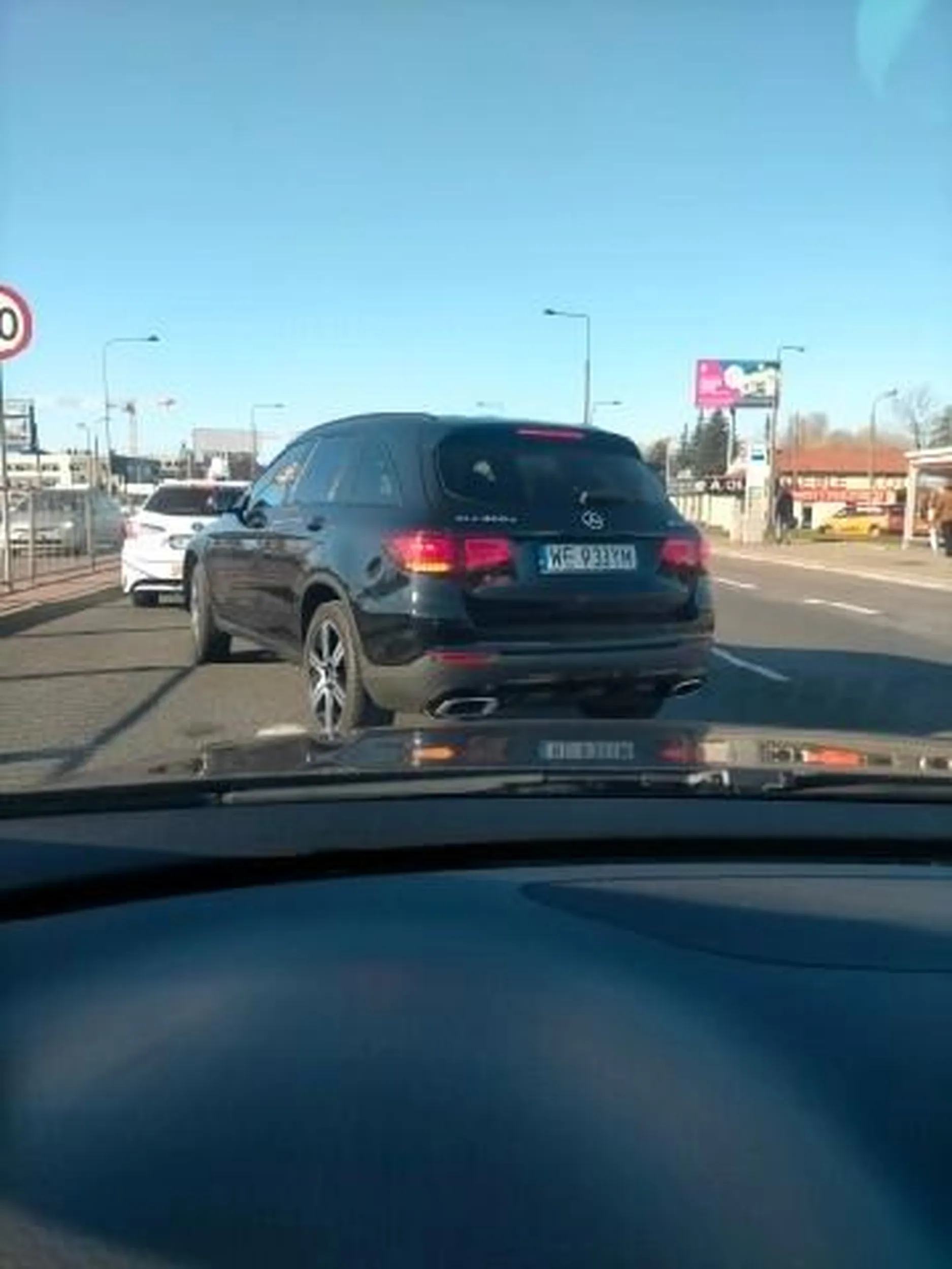 07.11.2025 rok, tak, on  jechał, potwierdzam.