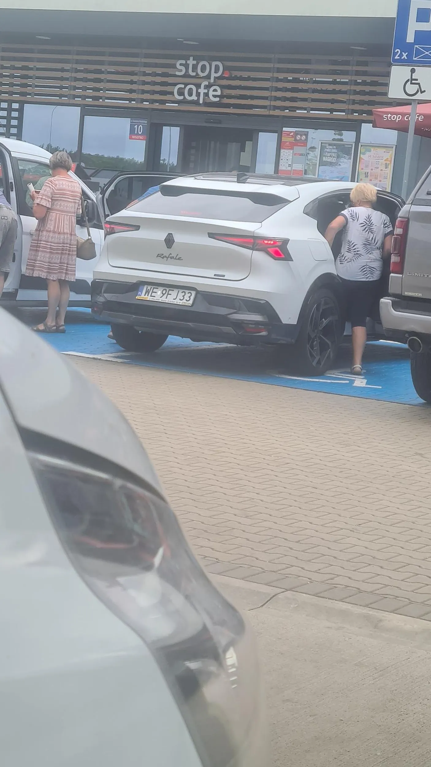 Gratuluję tak perfekcyjnego parkowania