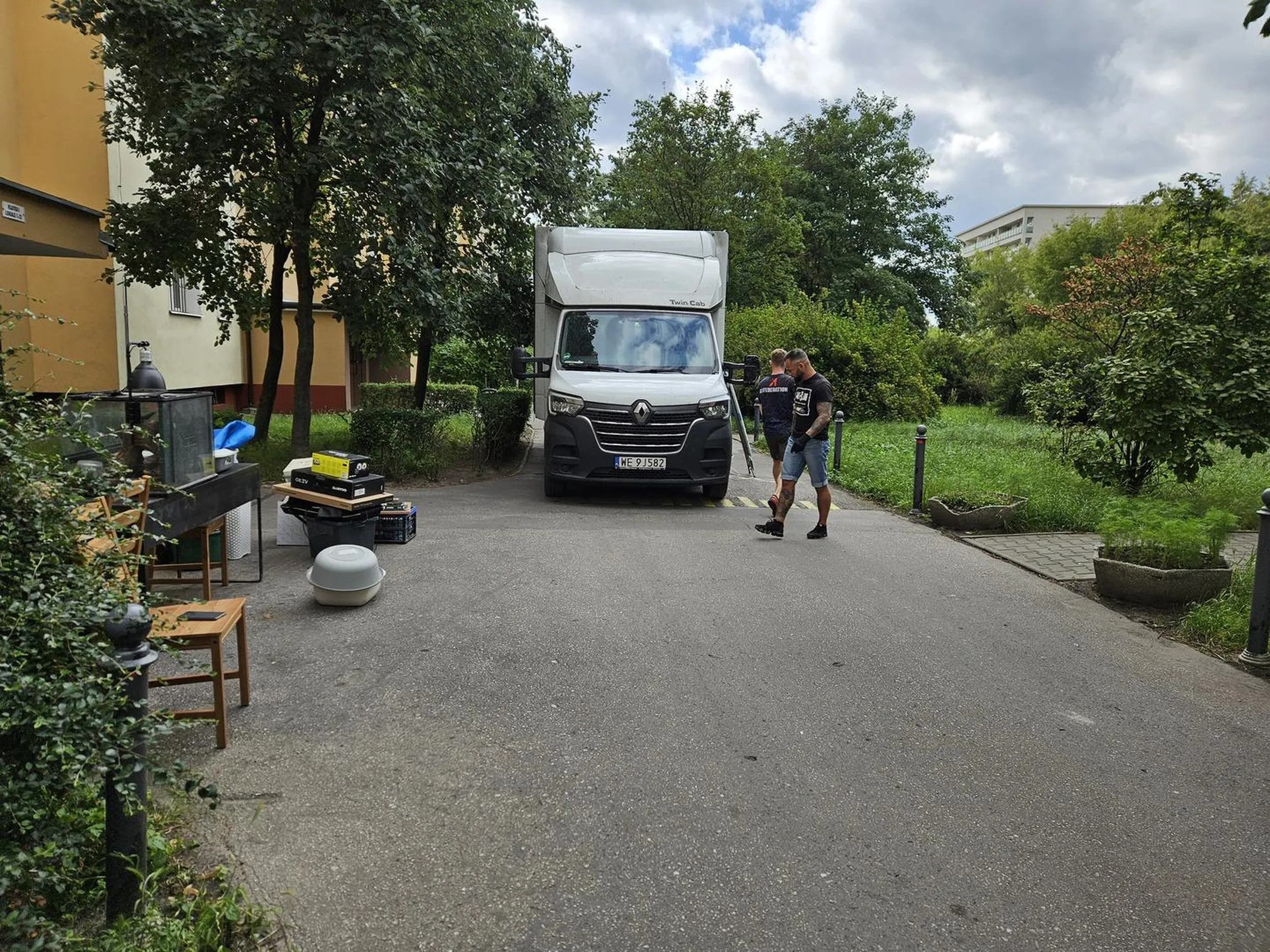 Banderowcy zablokowali całkowicie przejazd. Mocni we 3 z gazem pieprzowym w ręku. Szkoda że na froncie nie są tacy odważni.