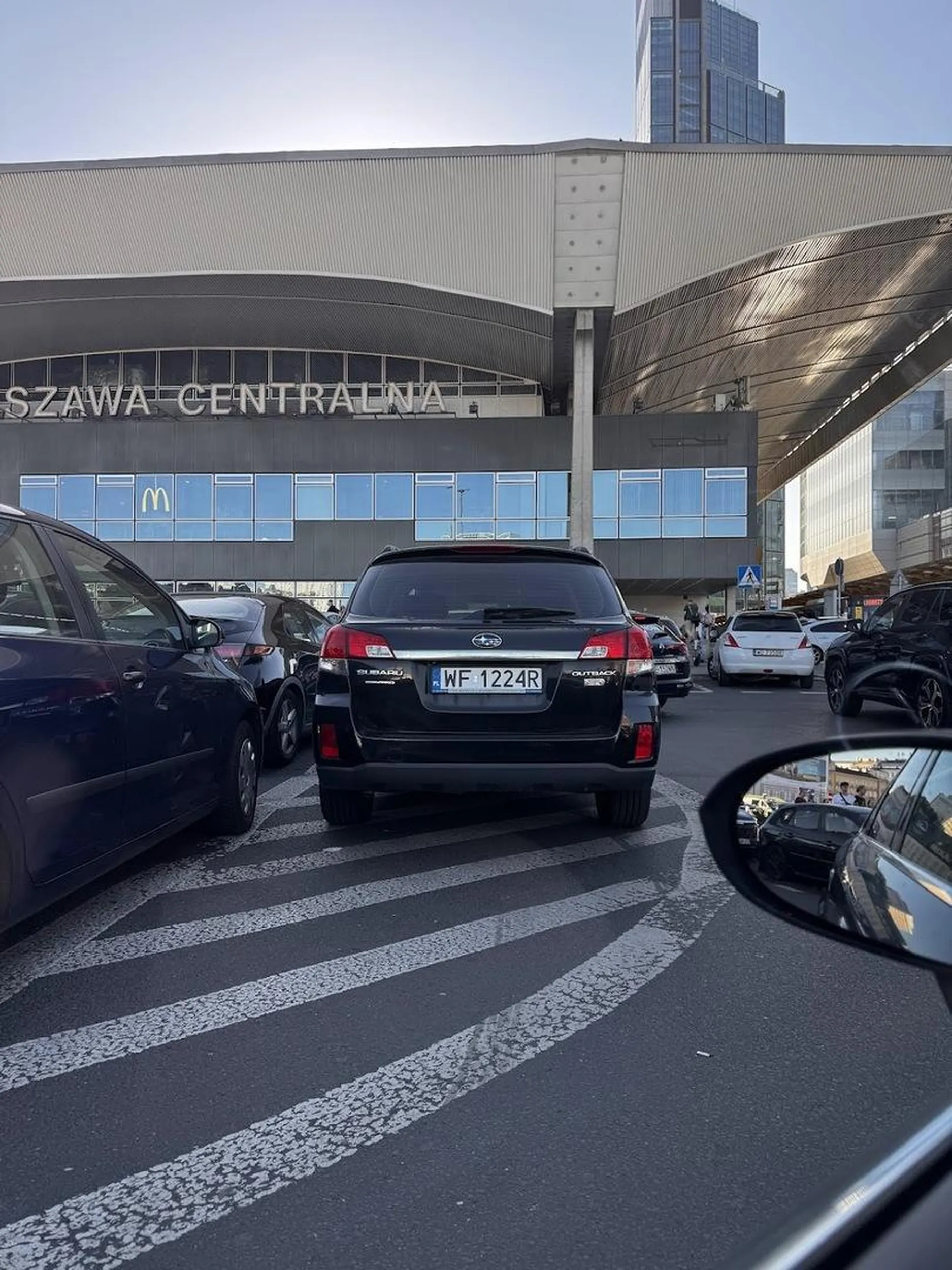 Ma trudnosci z parkowaniem.