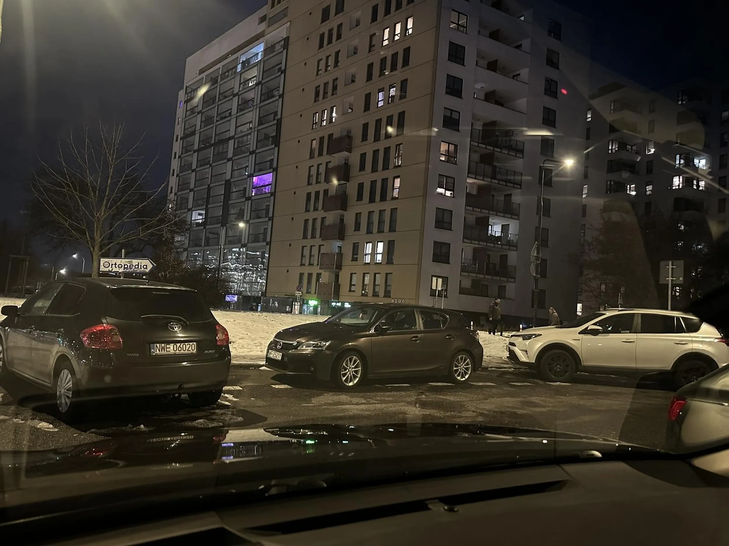 Warszawa , bitwy warszawskiej 1920 , jak ktoś zdawał prawko w Kamerunie to nie wie że nie jest sam na parkingu .