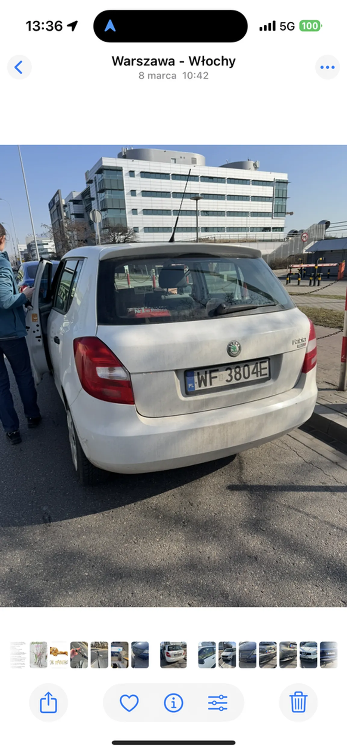 Kierująca przekroczyła linię ciągłą, a następnie gwałtownie zahamowała, czym doprowadziła do kolizji dwóch + trzech pojazdów.
