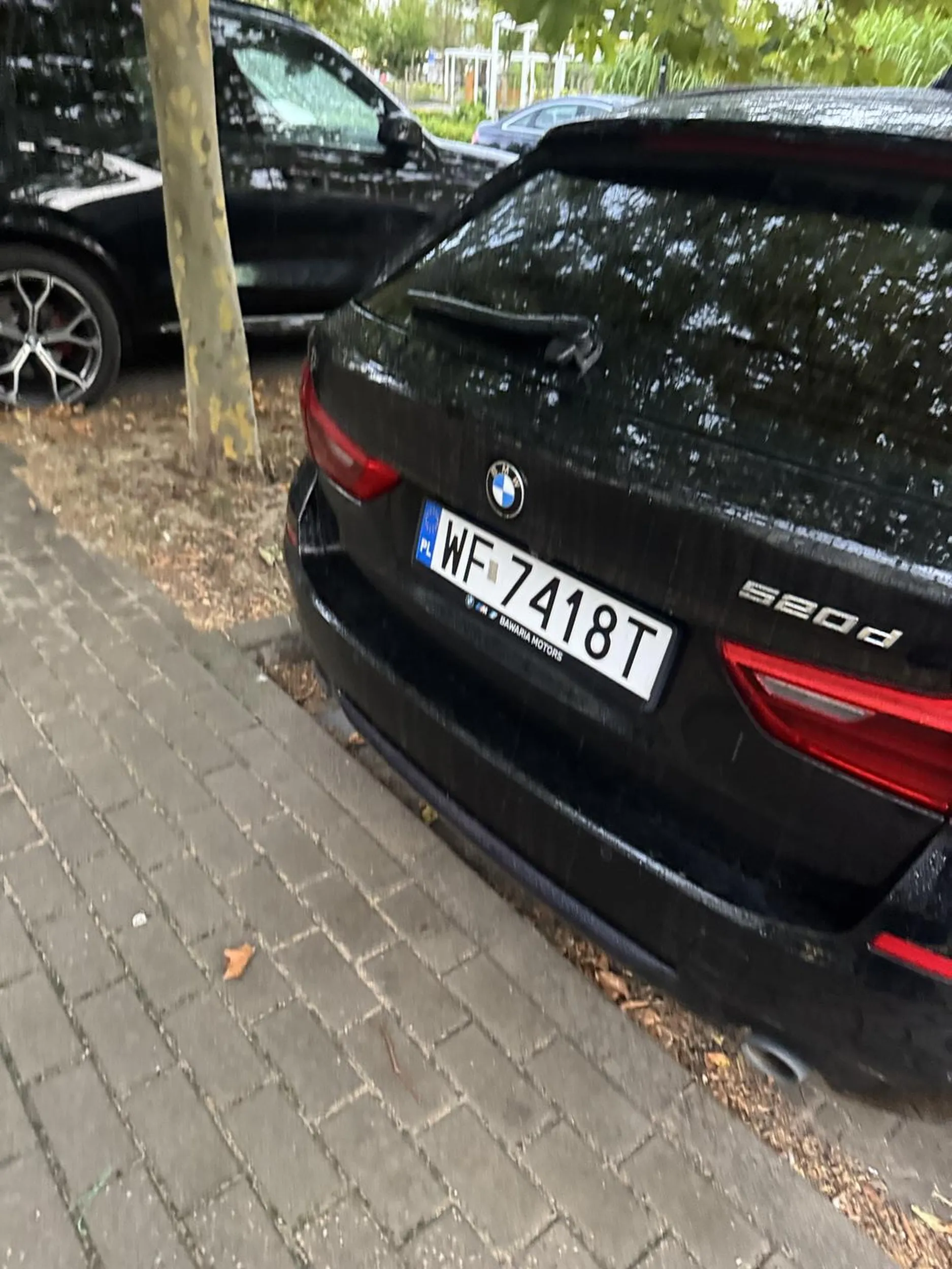 Blondyna w bmce stanela jak na zlosc na miejscu na ktore dosyc ewidentnie chcialem wjechac. Nie pozdrawiam