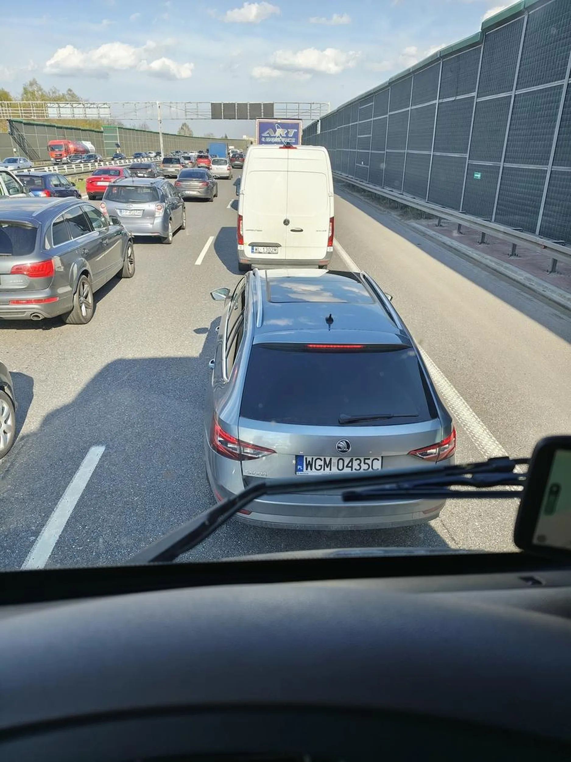 Po twojej jeździe widać, że spod Warszawy. Naucz się przepisów bałwanie