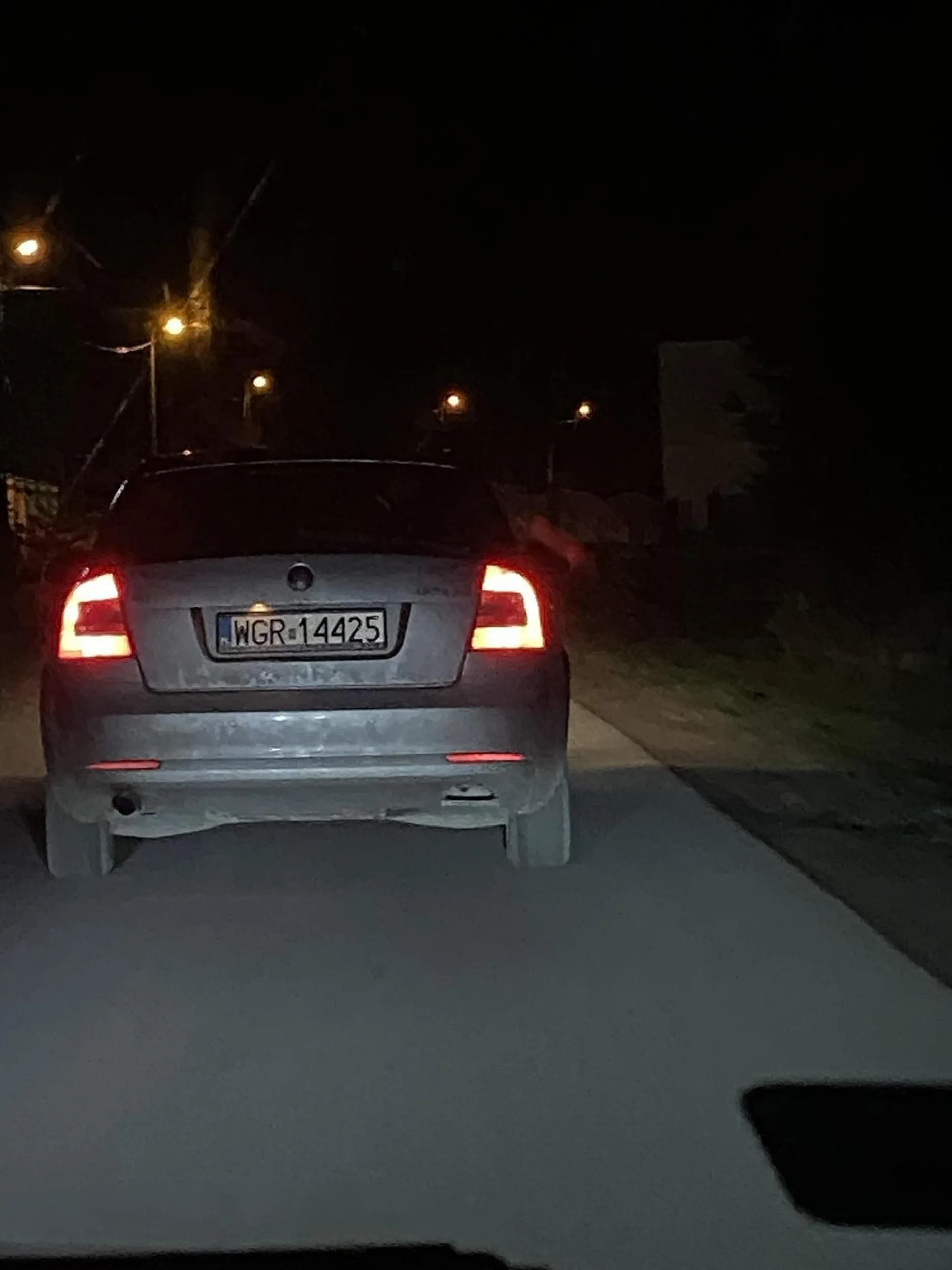 jak masz jechac jak ciota to lepiej nie wsiadaj za kolko nie da sie ciebie wyprzedic bo jezdziesz srodkiem drogi dzieki za wyrozumialosc