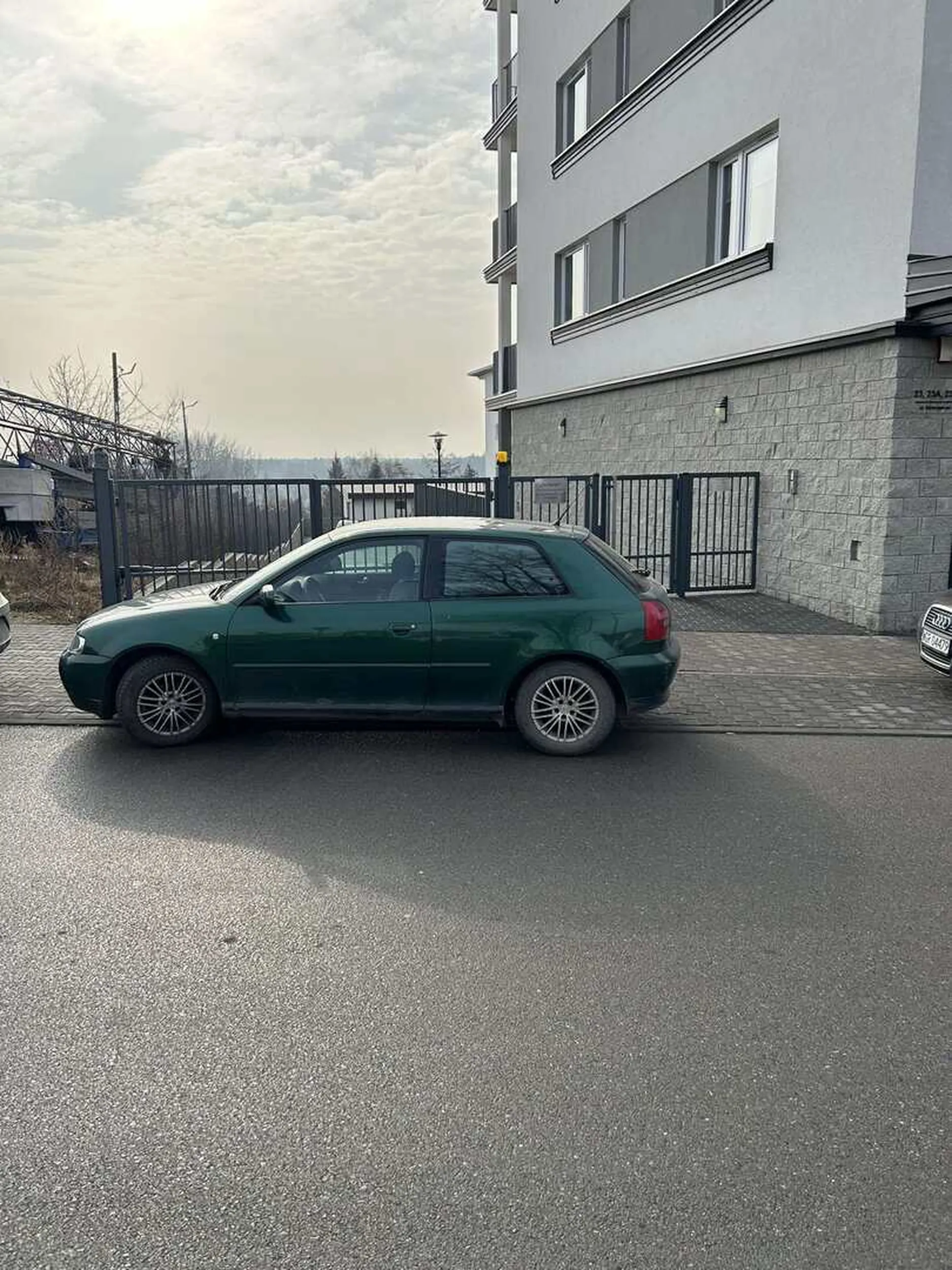 KTO DAL PRAWO JAZDY TEJ BABIE, STAJE W BRAMIE I POZNIEJ PRZEZ NIA NIE MA WYJAZDU