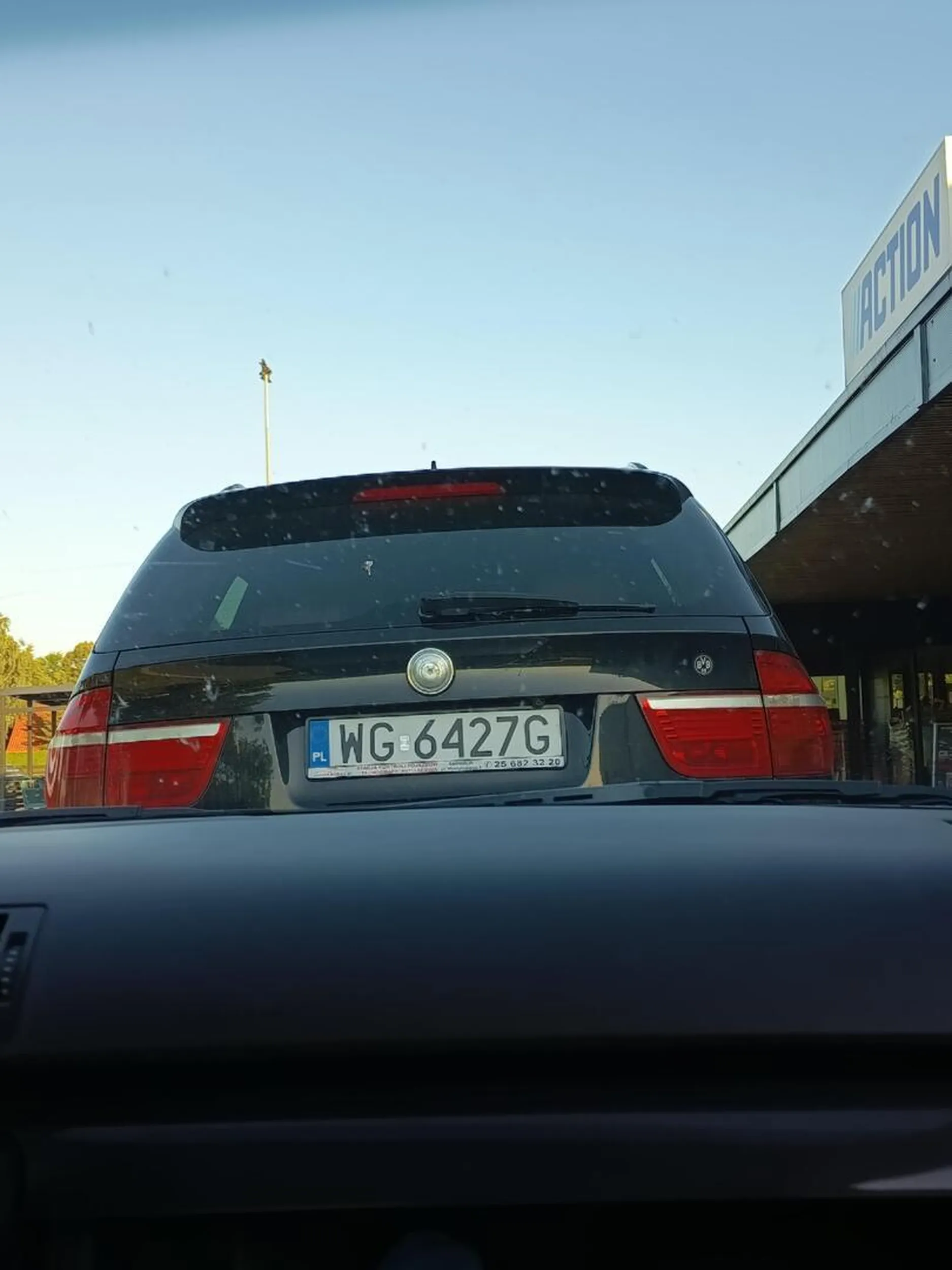 Bliżej się nie dało? A przed nim pusto