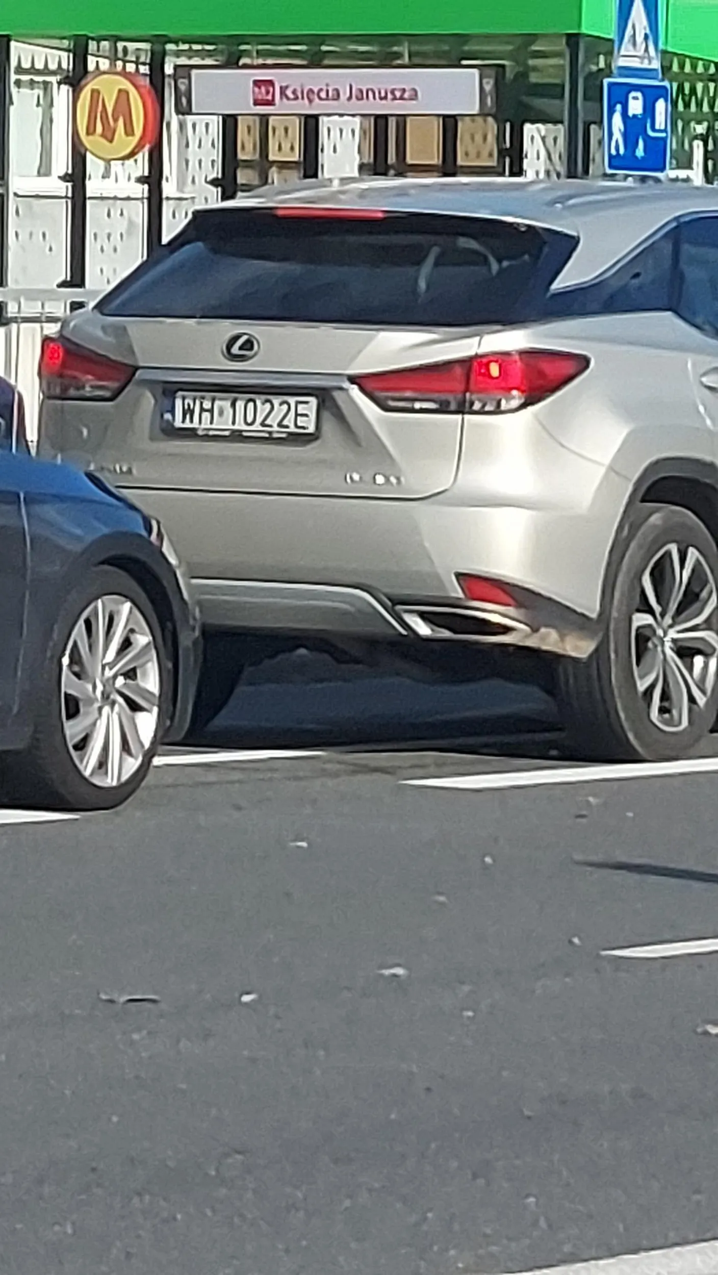 Jeździ powoli, trąbi na innych i się dziwi że korek.